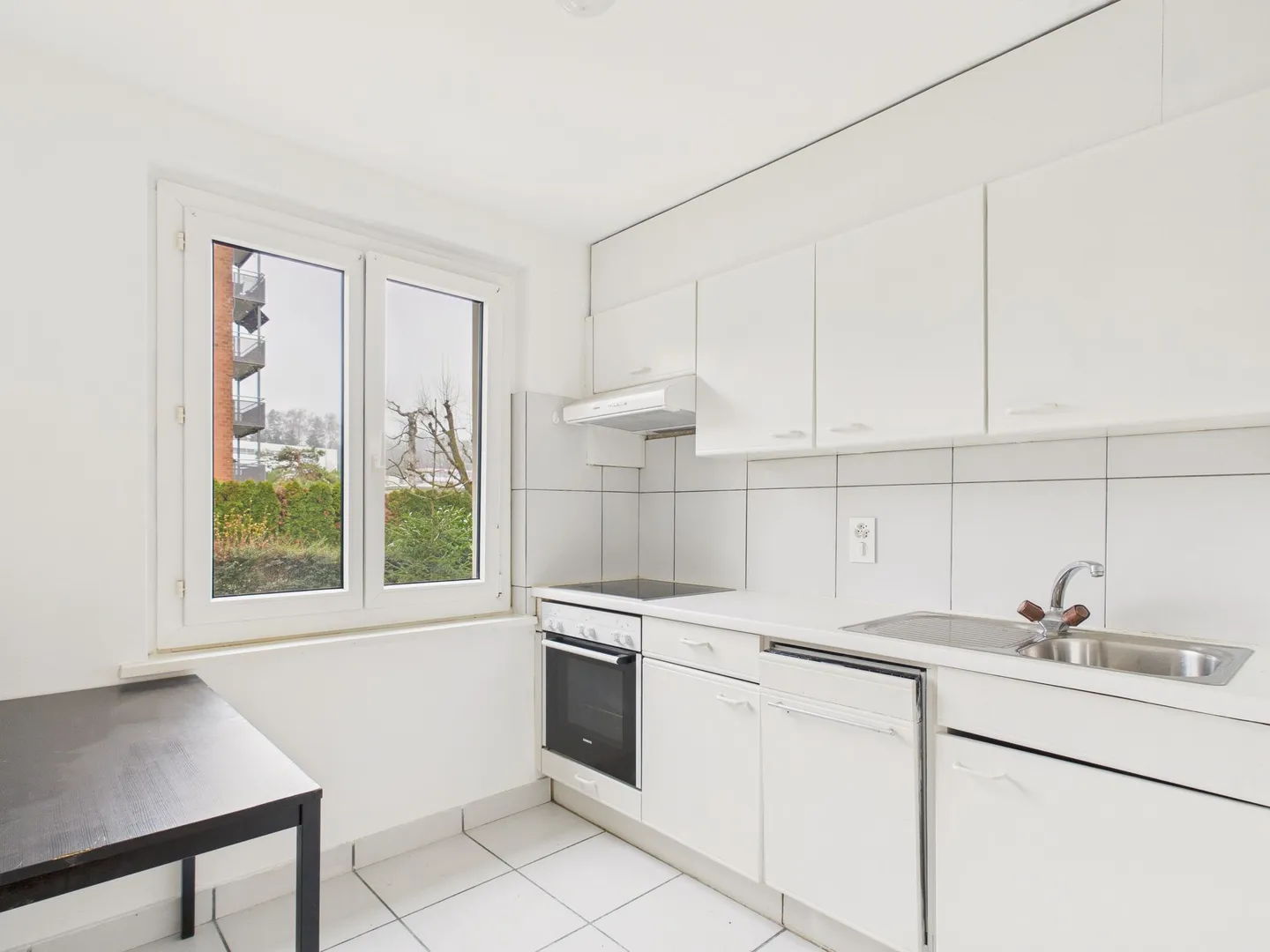 Modern 2.5-room apartment with balcony in Grenchen - Photo 2 of 8