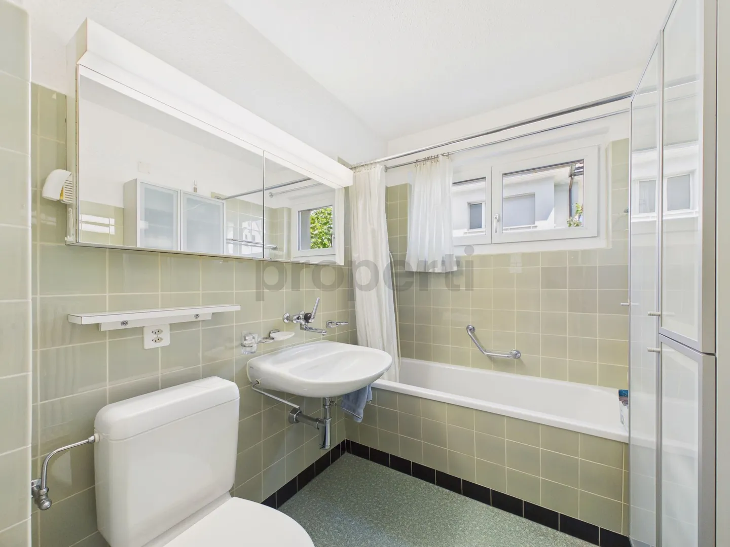 Central residential location, spacious balcony and best connections near the train station - Photo 9 of 10