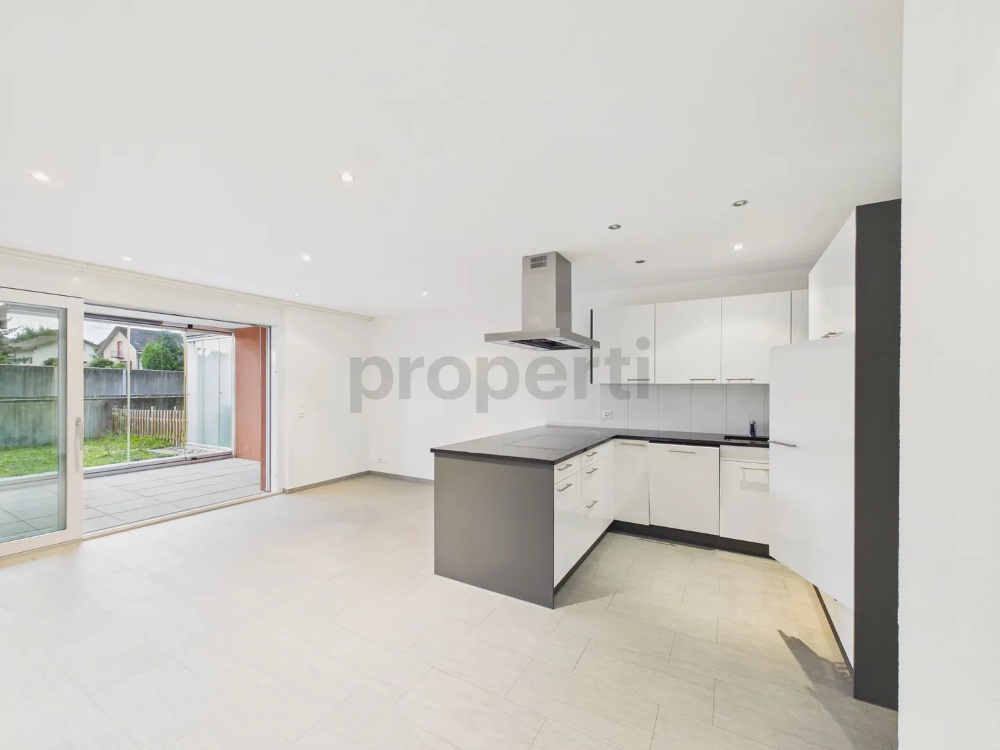 Placement de capital solide dans le Seeland bernois 10 appartements, construits en 2014 - Photo 2 sur 12