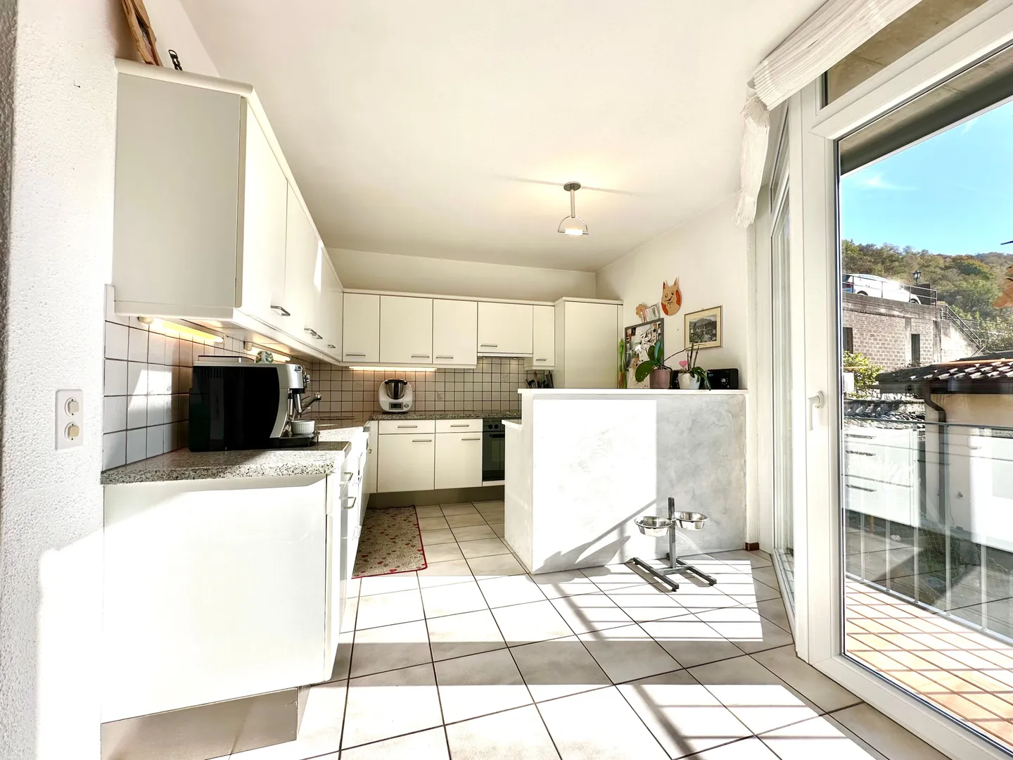 Affascinante casa unifamiliare da 4.5 locali con terreno edificabile . - Foto 4 di 12