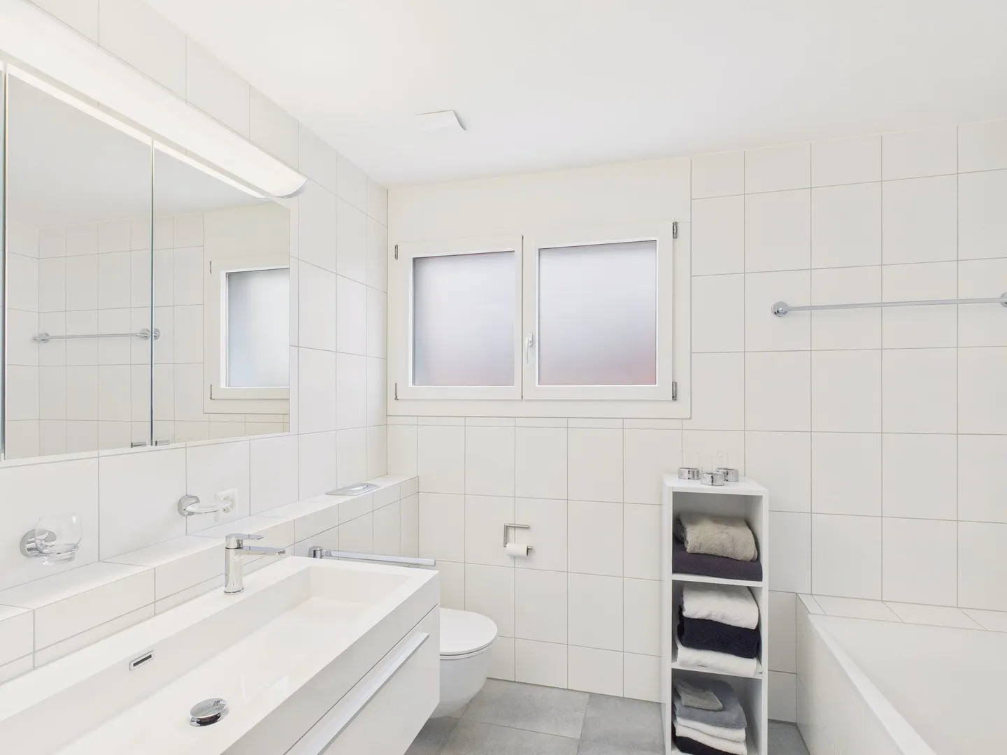 Spacious 5.5-room apartment with terrace in Ebmatingen, Canton of Zurich - Photo 9 of 13