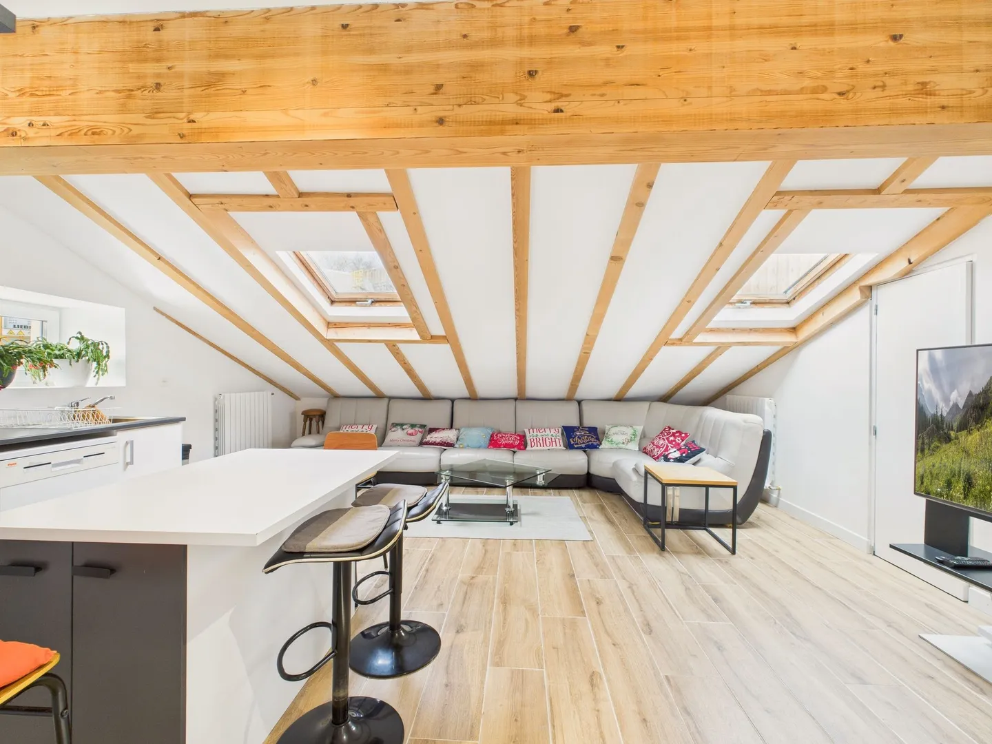 Appartement 3.5 pièces rénové avec charme à Crassier - Photo 5 sur 12