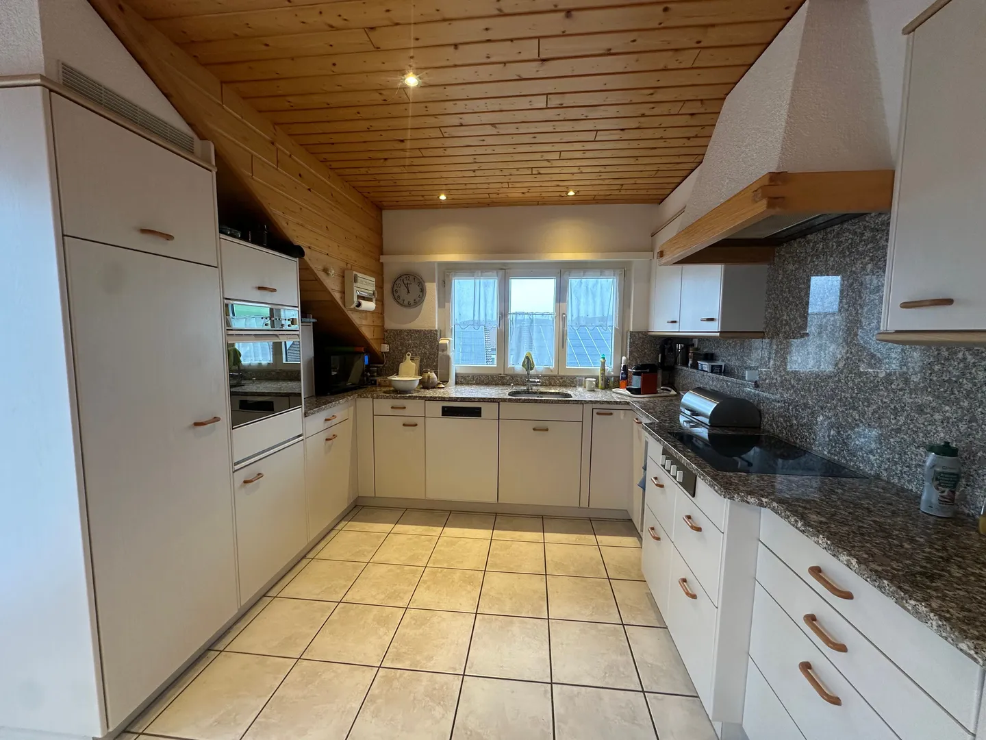 Charmante 4-Zimmer Dachwohnung in Fahrwangen - Foto 2 von 7