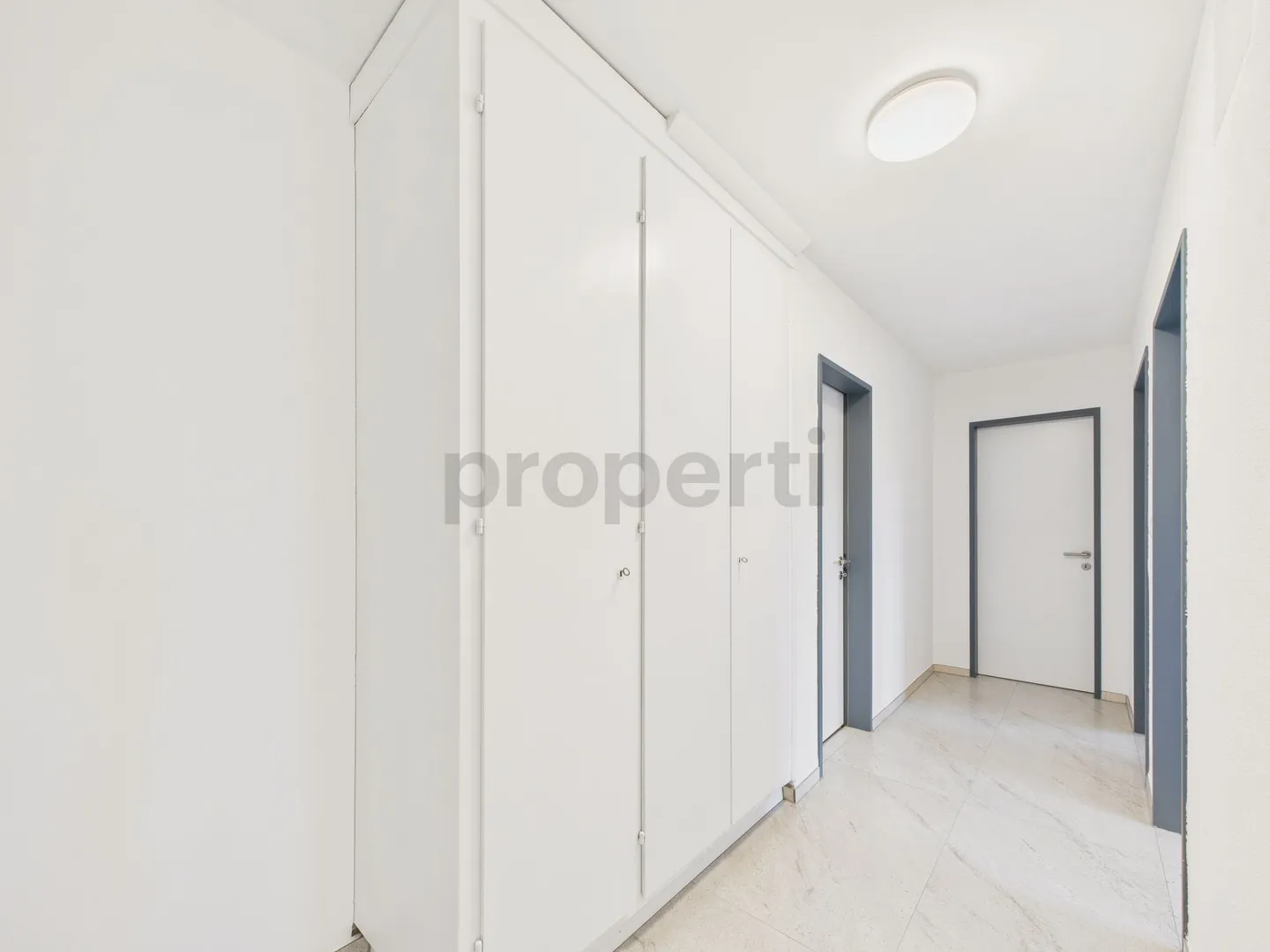 Light-Filled 3-Room Apartment with Terrace in Rietheim - Photo 4 of 12