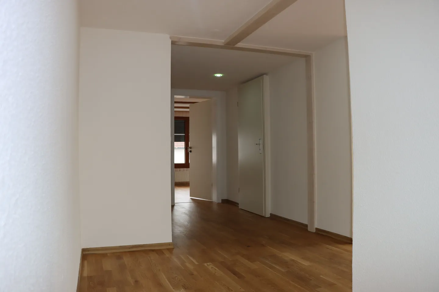 Helle 5.5-Zimmer Wohnung mit grosser Terrasse in Derendingen - Foto 6 di 10