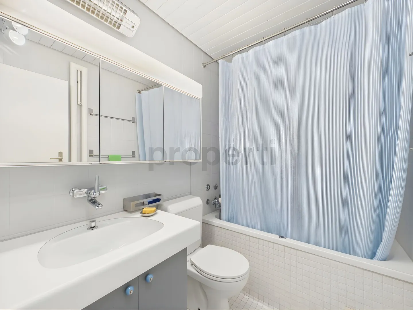 Bright 3-room apartment with balcony in Binningen - Photo 8 of 9