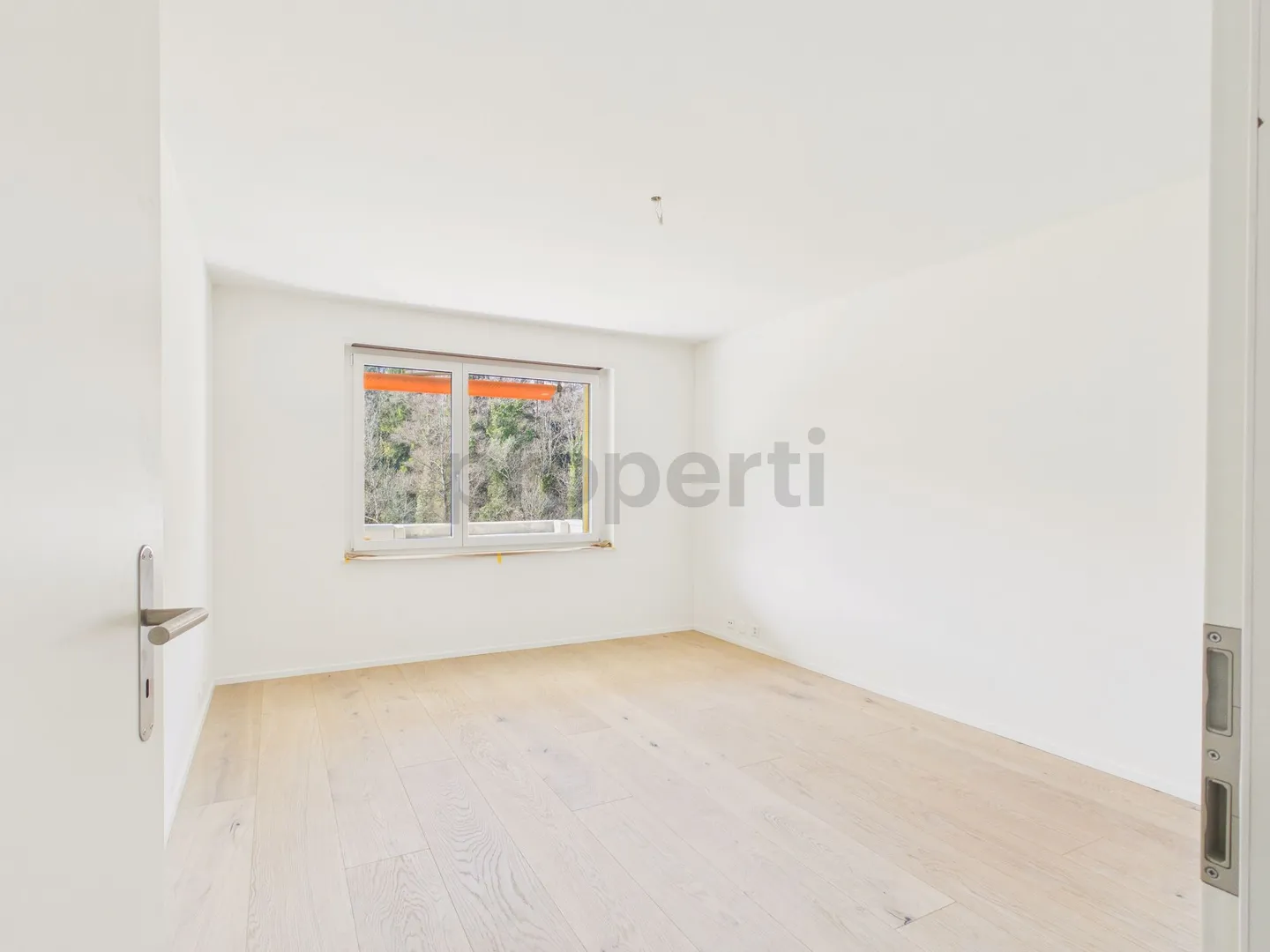 Appartamento attico di 4,5 stanze appena ristrutturato con terrazza da sogno e vista panoramica sul verde - Foto 4 di 9