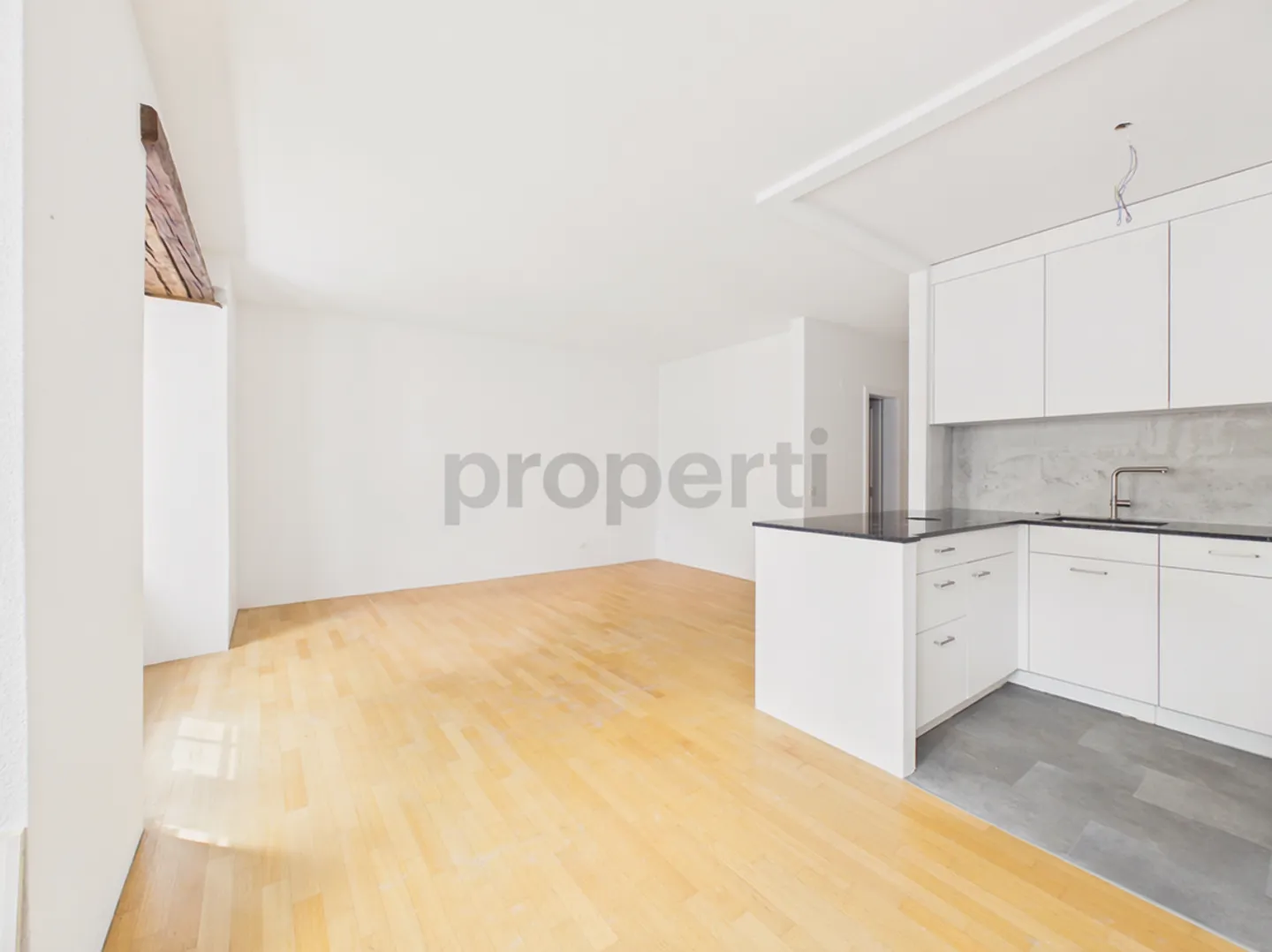 Frisch renovierte 2.5-Zimmer-Wohnung in bester Altstadtlage - Foto 4 di 9