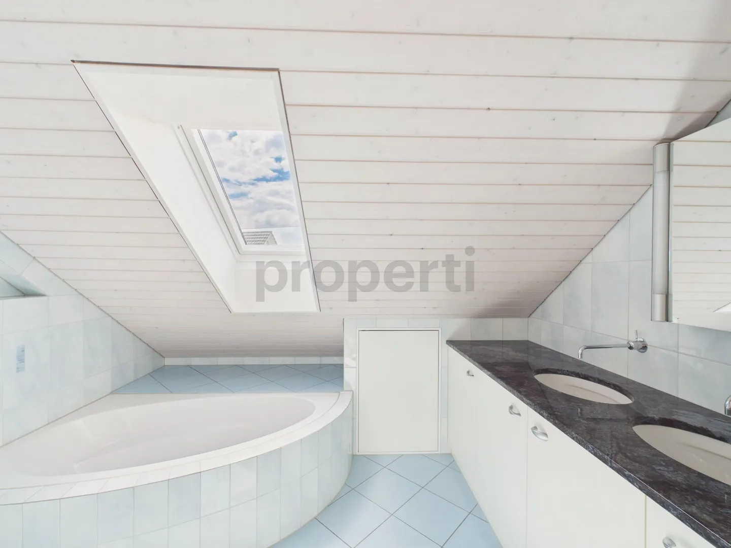 Moderno appartamento mansardato di 3.5 locali con balcone, Obfelden - Foto 12 di 13
