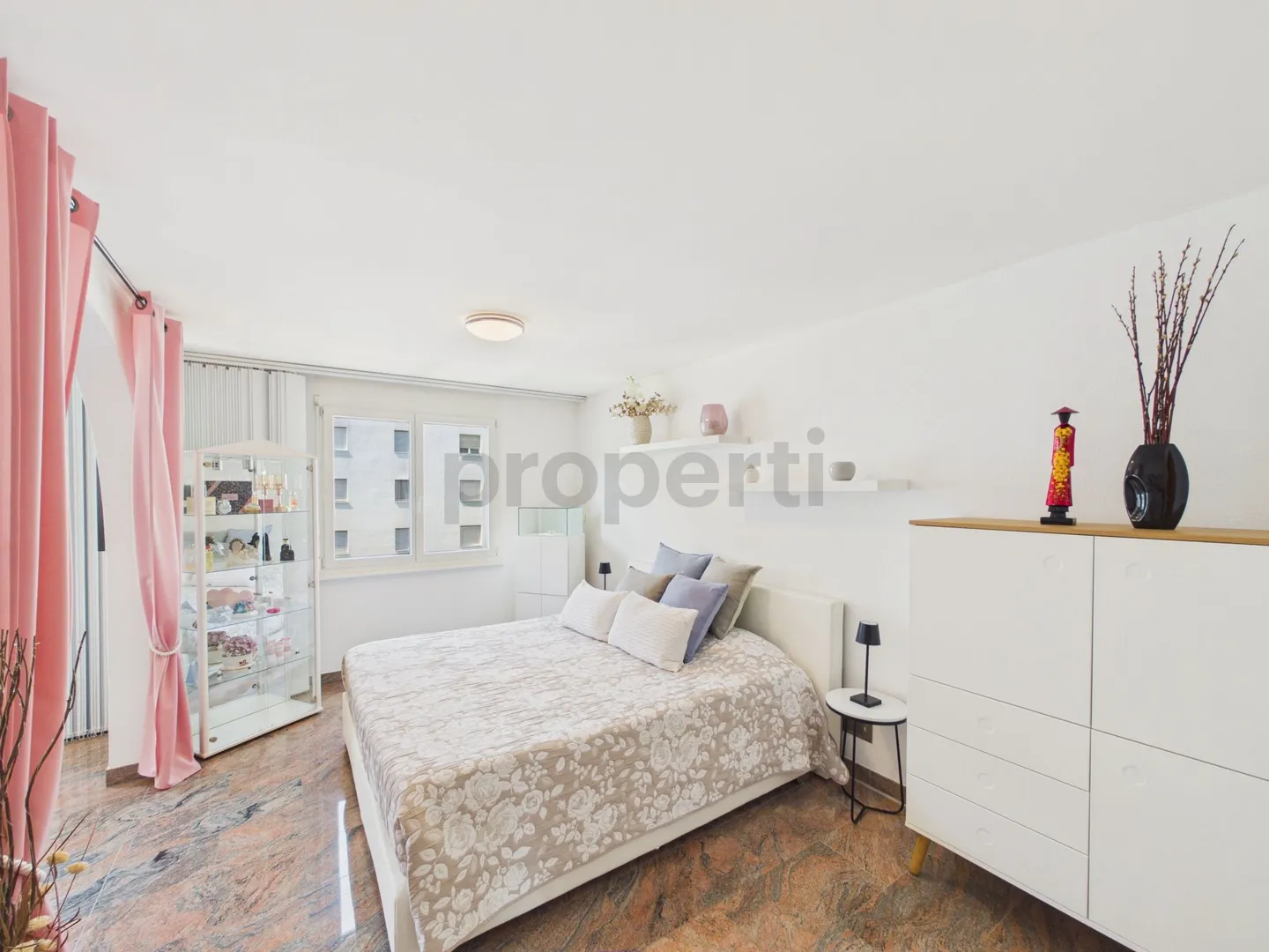 Modern elegance and comfort in the heart of a peaceful setting - Photo 7 of 11