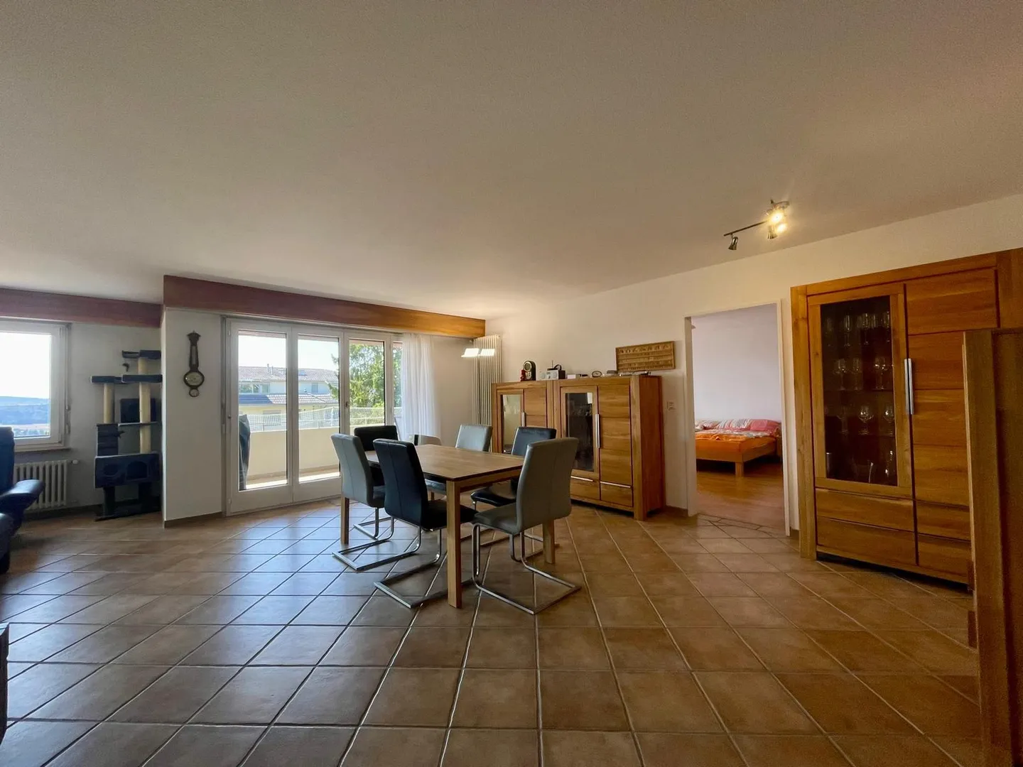 Vie confortable avec balcon, vue magnifique et incluant une salle de loisirs - Photo 2 sur 13