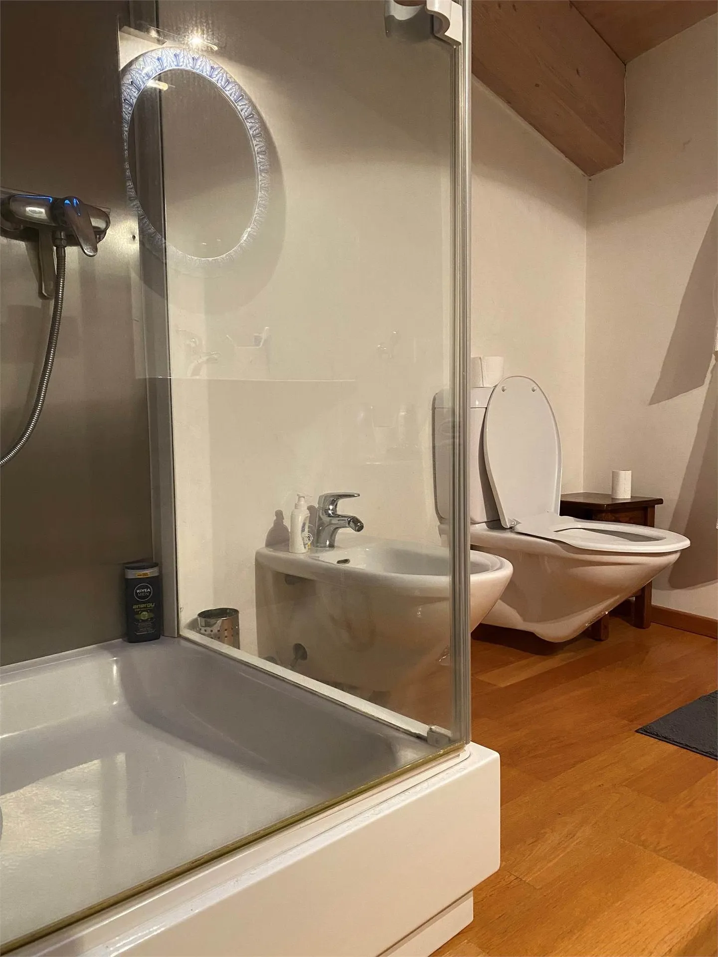 Casa ristrutturata a Contone composta da attico e due appartamenti - Foto 8 di 10