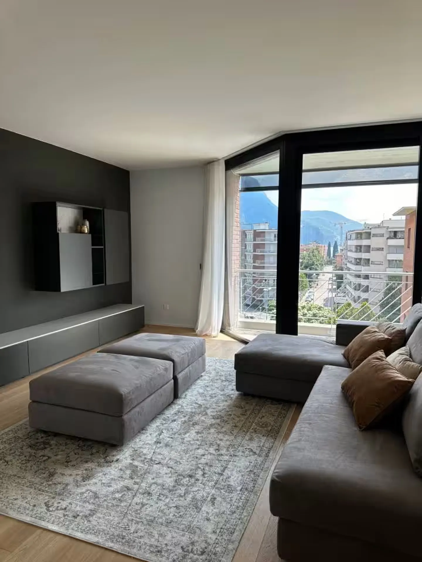 Attico duplex con terrazza vista lago in centro a Lugano - Photo 2 sur 10