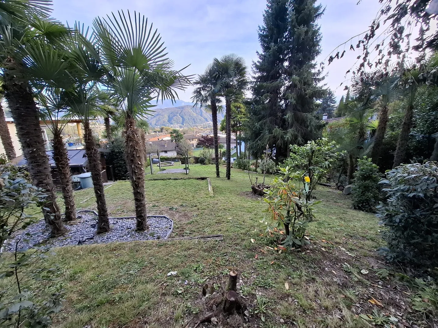 Terrain constructible avec vue sur le lac et accès privé - emplacement exclusif près du lac de Lugano - Photo 12 sur 13