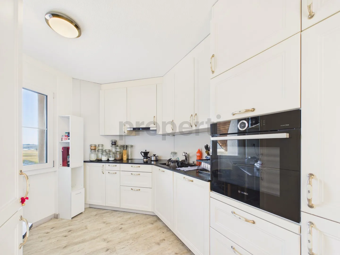 Bright 2.5-Room Apartment with Balcony, Flawil - Photo 1 of 10