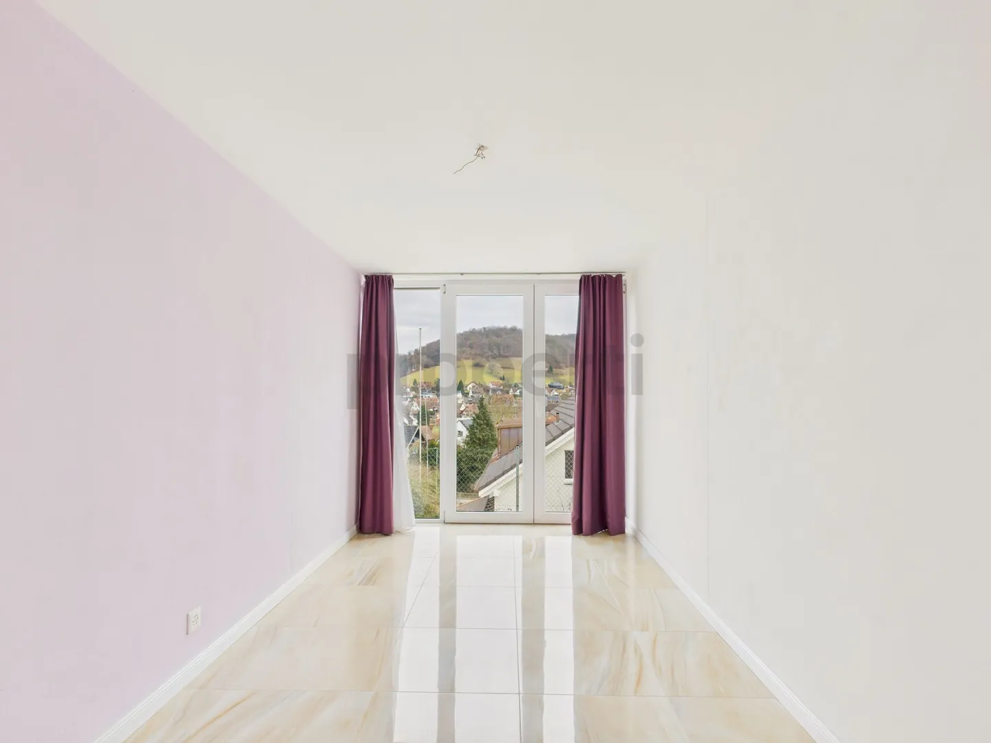 Ampia casa unifamiliare con un concetto di utilizzo versatile a Weiach - Foto 8 di 13