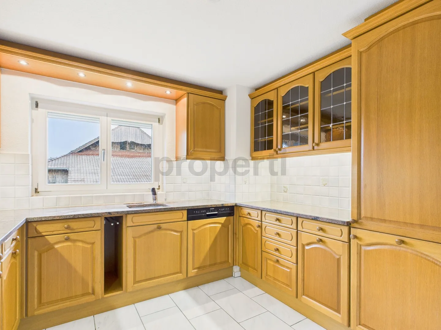 Grosszügige 4.5-Zimmer-Wohnung mit Bergblick in Maschwanden - Photo 2 of 13