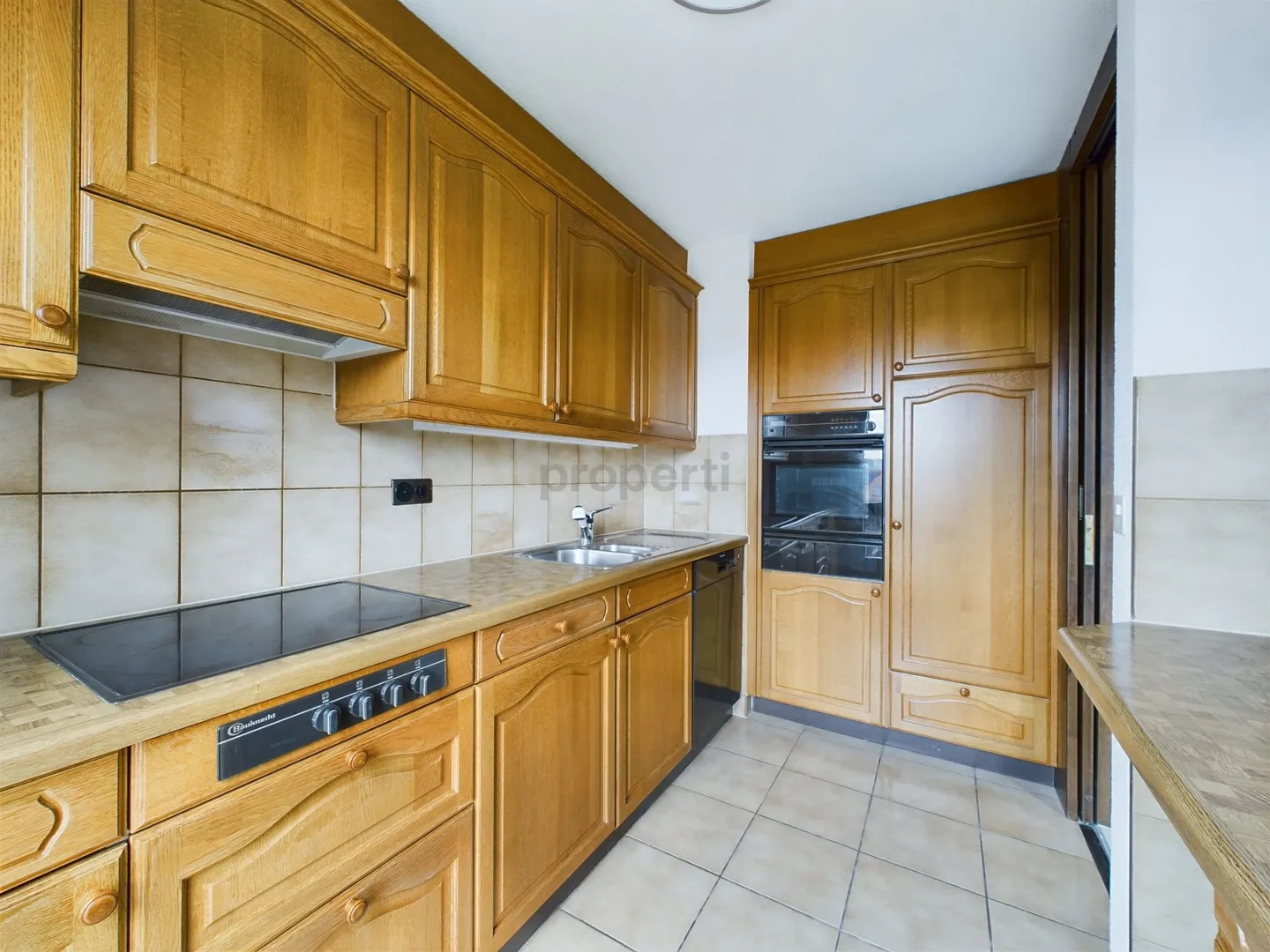 Exclusive 4.5 Room Apartment in Murten - Photo 2 of 9