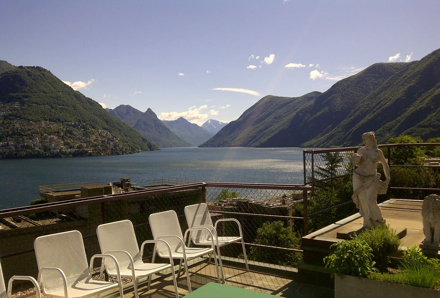 Appartamento ristrutturato con vista lago a Paradiso - Foto 1 von 12