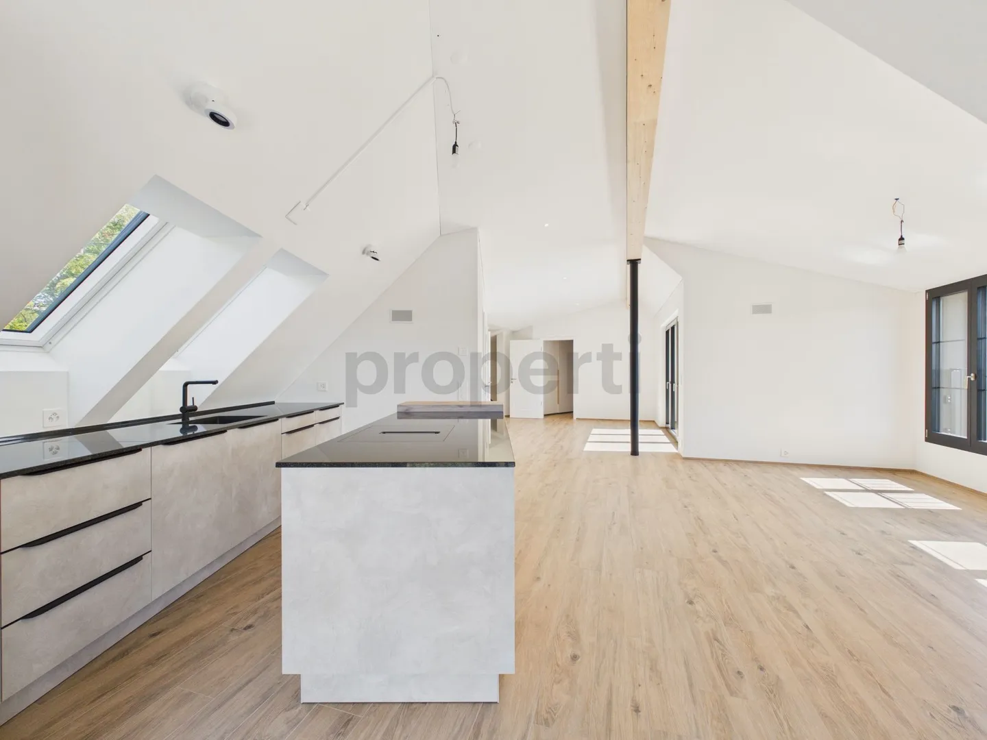 Attikawohnung direkt am Waldrand mit Zürichseeblick, Minergie-Standard und Free-Cooling - Foto 6 di 13