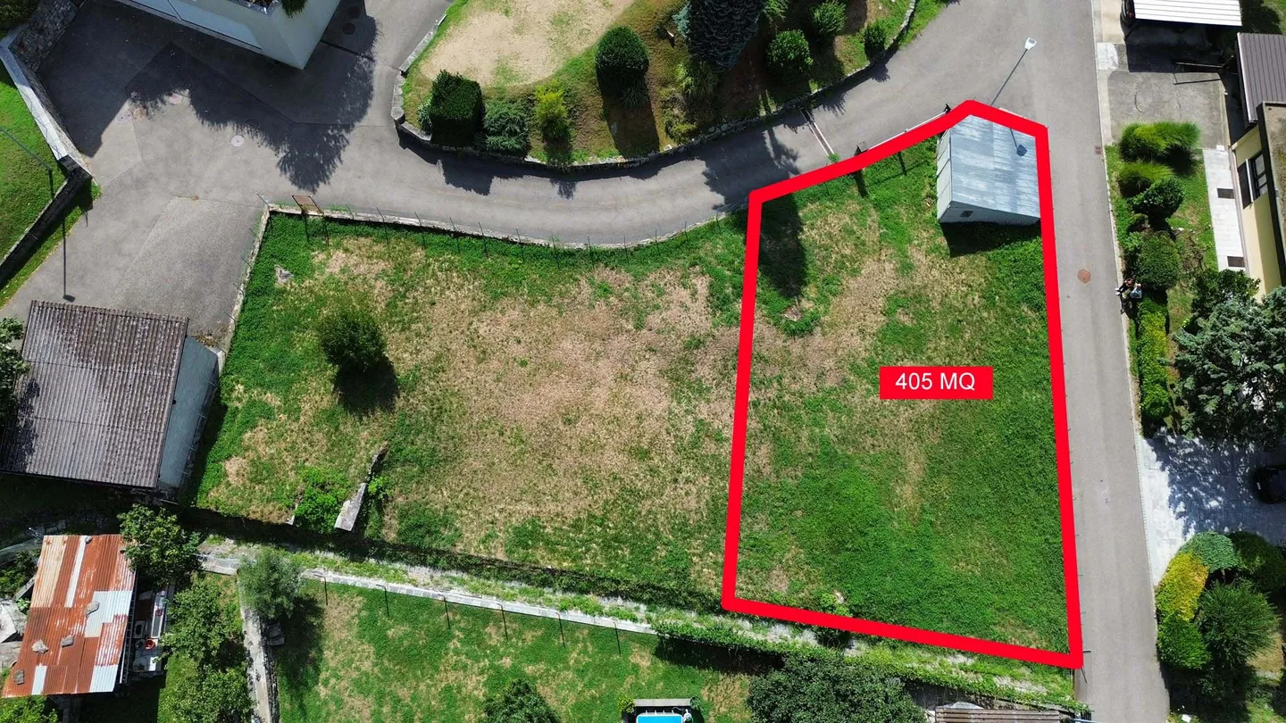 R2 Building Plot in a Quiet Residential Area in Osogna - Photo 4 of 5