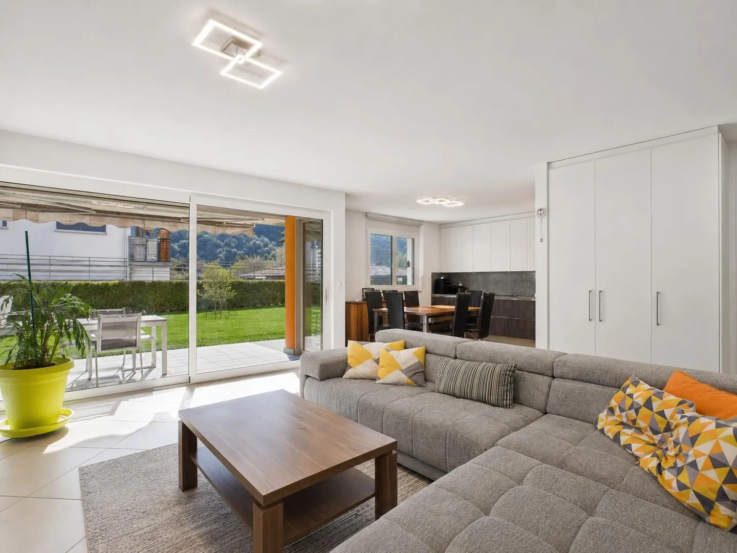 Appartamento moderno a Cadenazzo - Foto 1 di 12