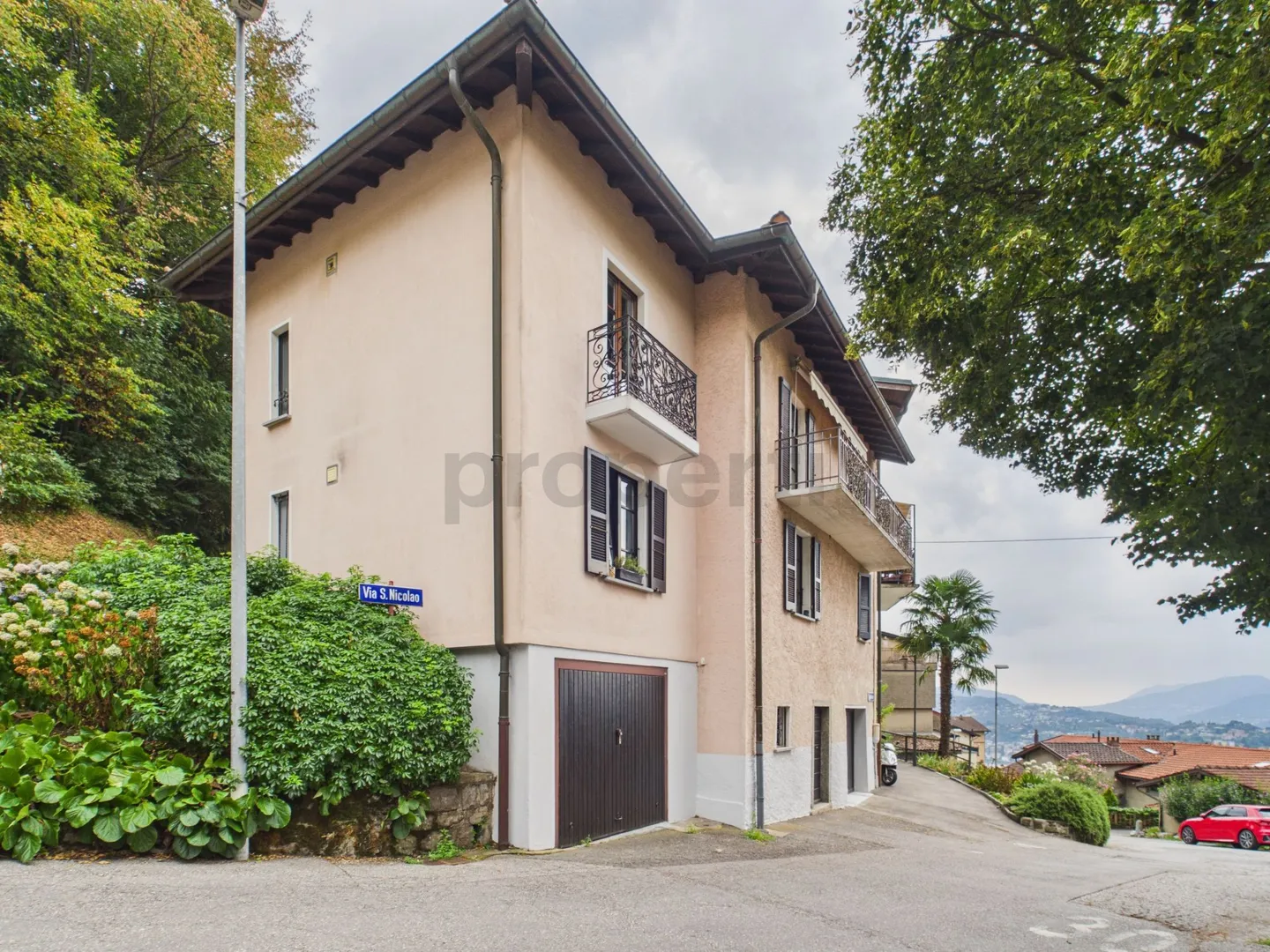 Doppelhaushälfte in Viganello mit Blick auf Lugano - ideal als Wohnsitz oder Investition - Foto 2 von 13