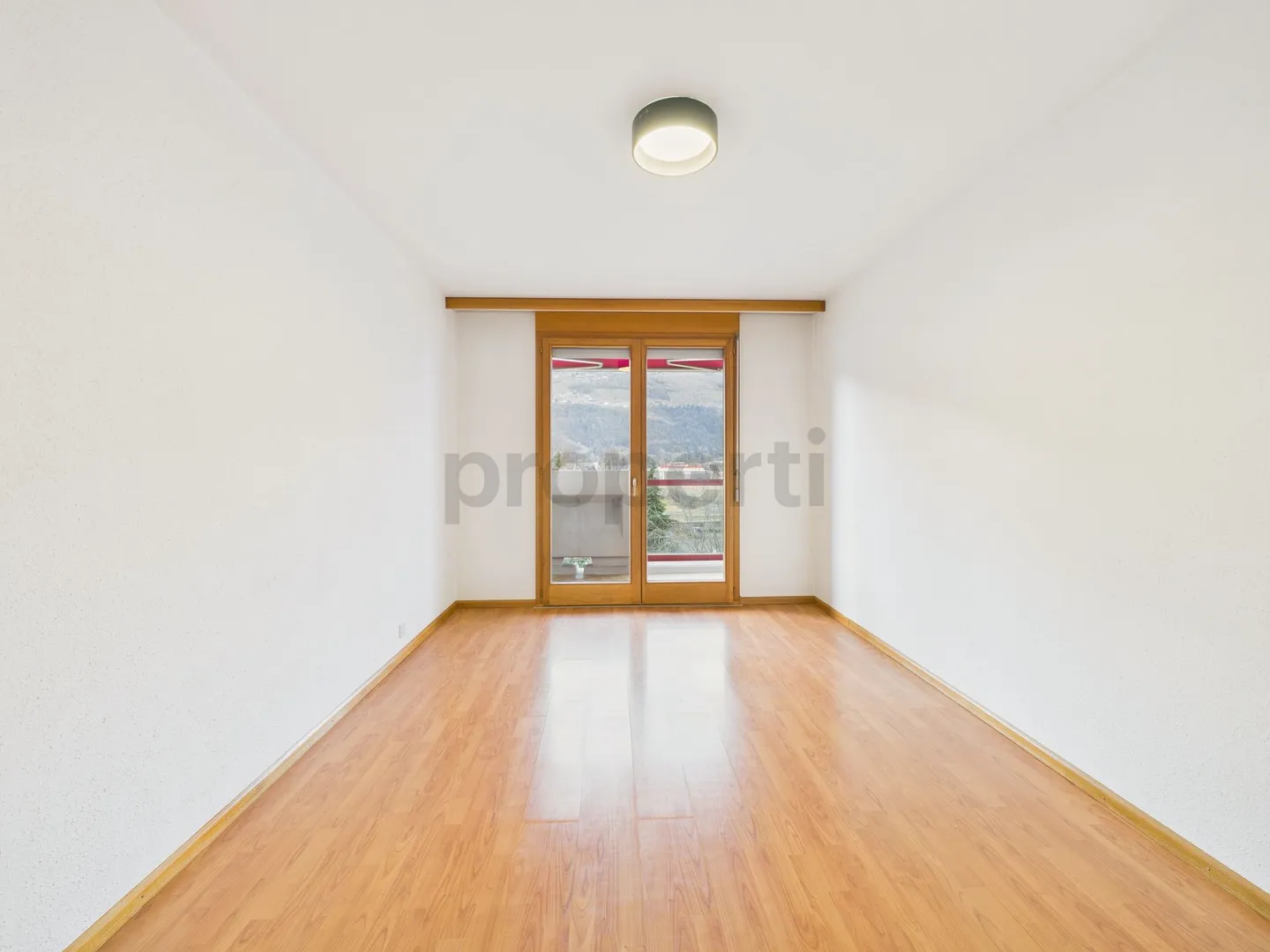 Spacious 3.5 room apartment with balcony in Sion - Photo 6 of 12