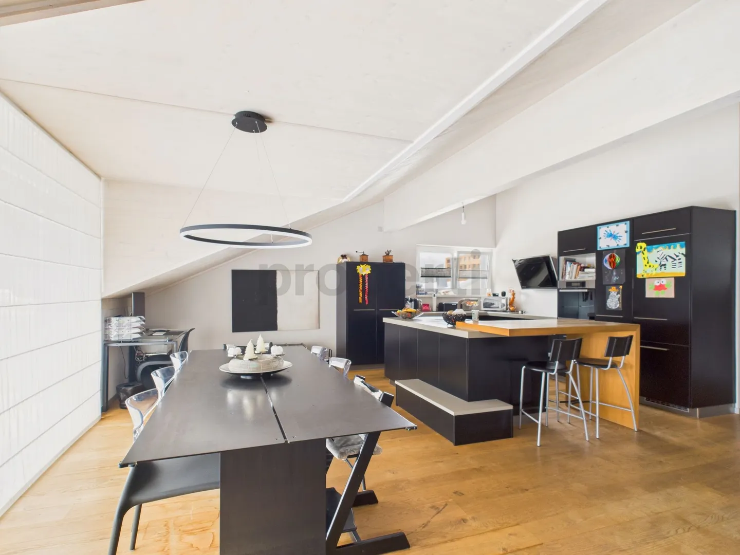 Appartement Attique Spacieux avec Terrasse - Photo 4 sur 13