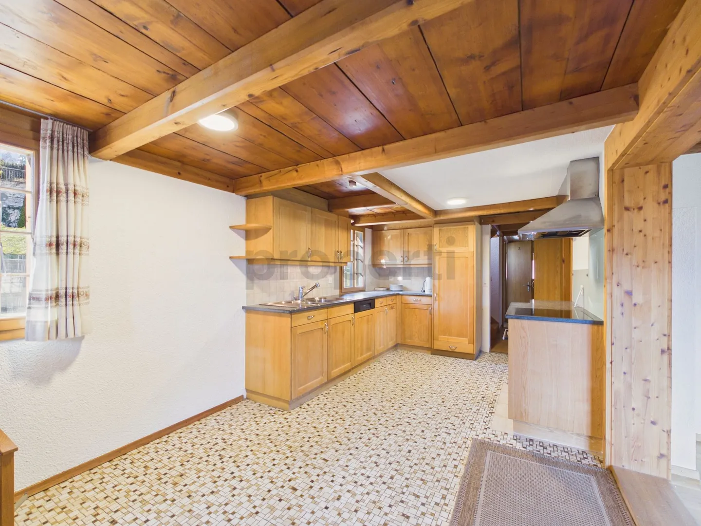 Affascinante casa unifamiliare di 5,5 stanze con balcone, Spiez - Foto 7 di 13