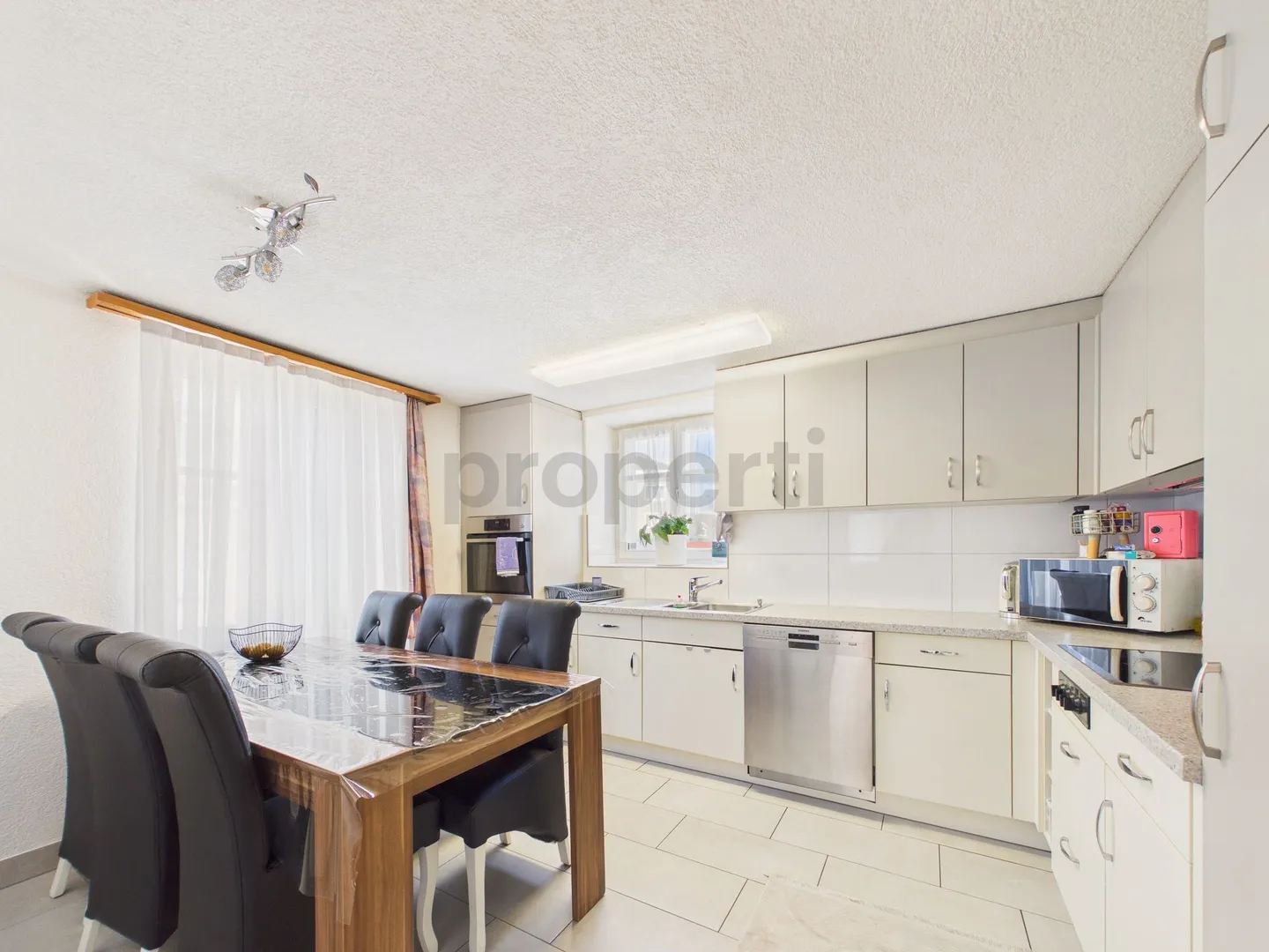 Geräumige 4.5-Zimmer-Wohnung - Foto 2 von 9