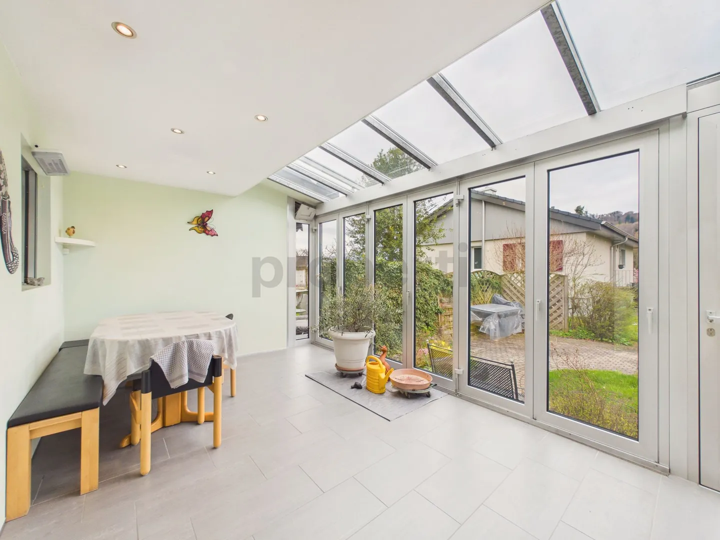 Furnished 5.5-room townhouse with winter garden & garden ready to move in in Münsingen - Photo 5 of 12