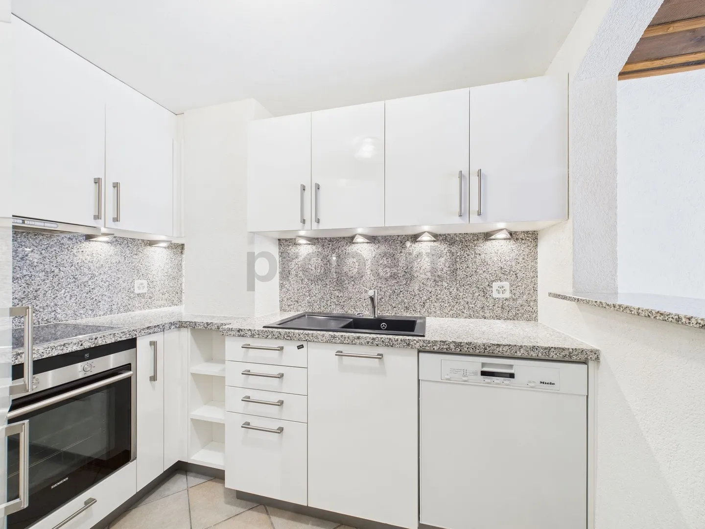 4-room apartment in the historic Totengässlein in the heart of Basel's old town - Photo 7 of 12