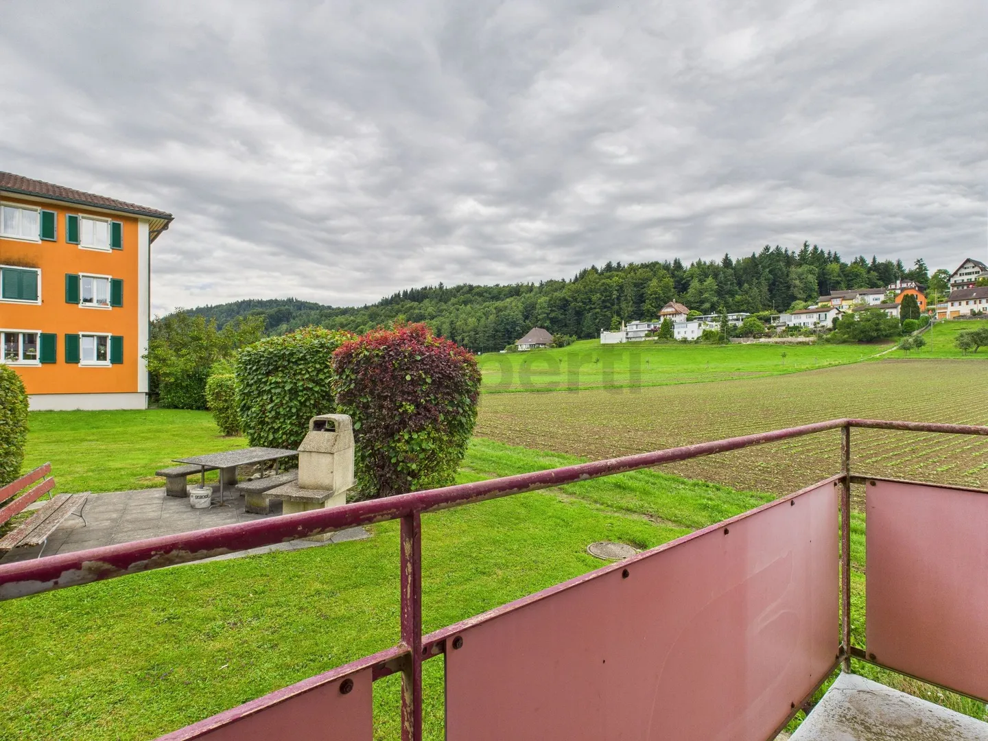 Bright and quiet 3-room apartment with balcony, newly renovated in Strengelbach - Photo 8 of 12