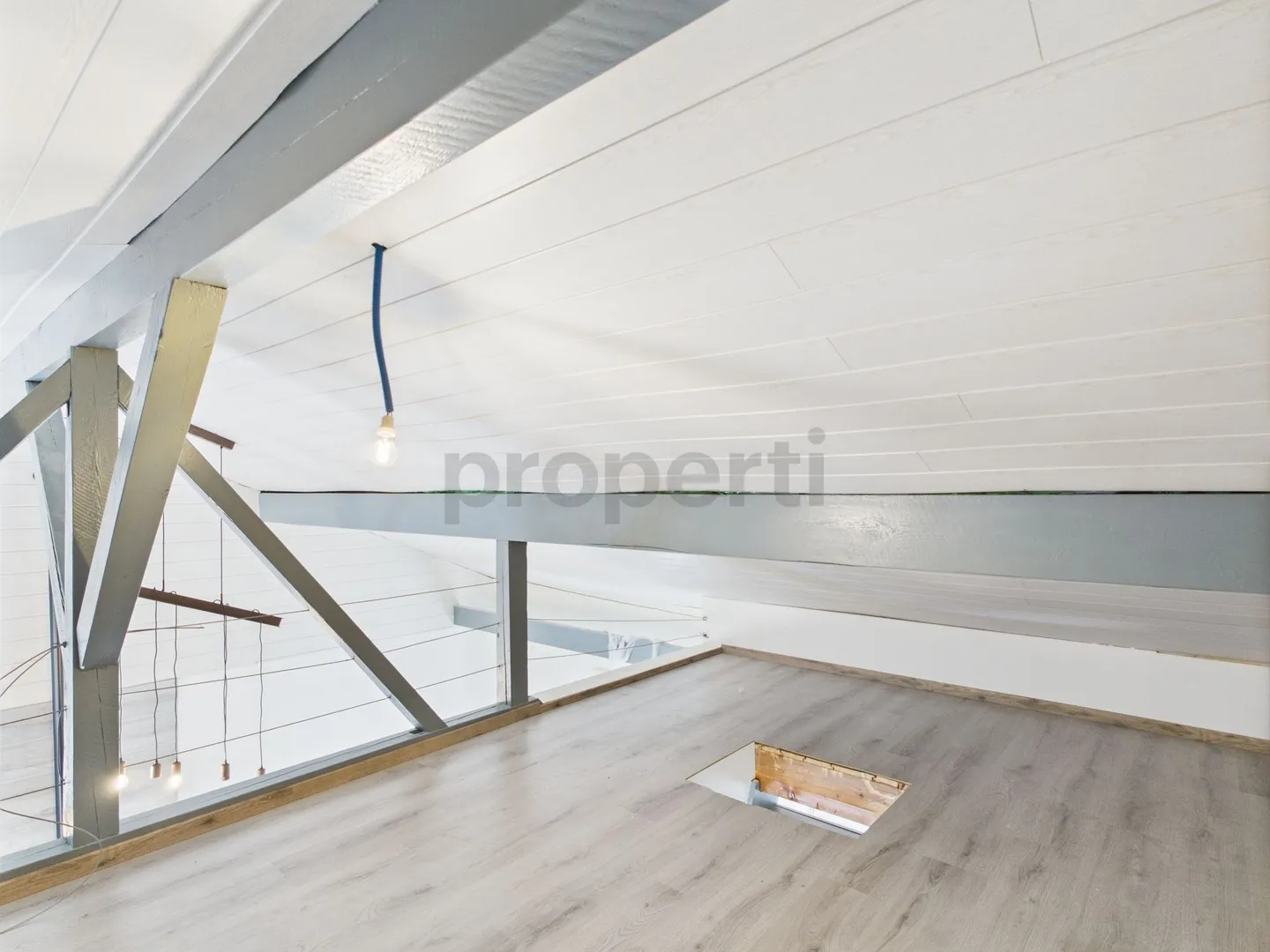 Opportunity not to be missed: fully renovated house with mezzanine, garage and terrace. - Photo 7 of 12