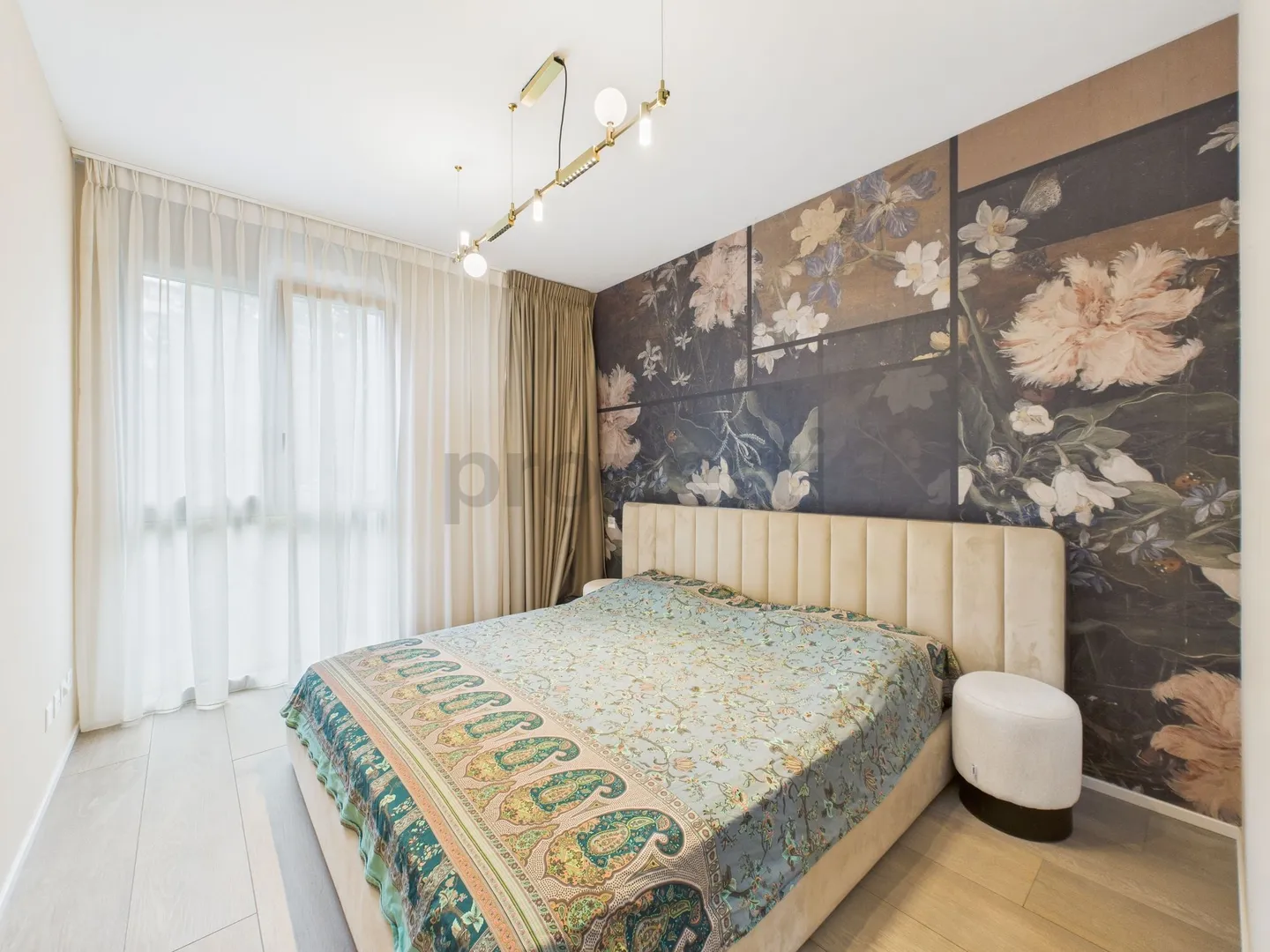 Modern 4.5-room apartment in a strategic central area with open view - Photo 5 of 12