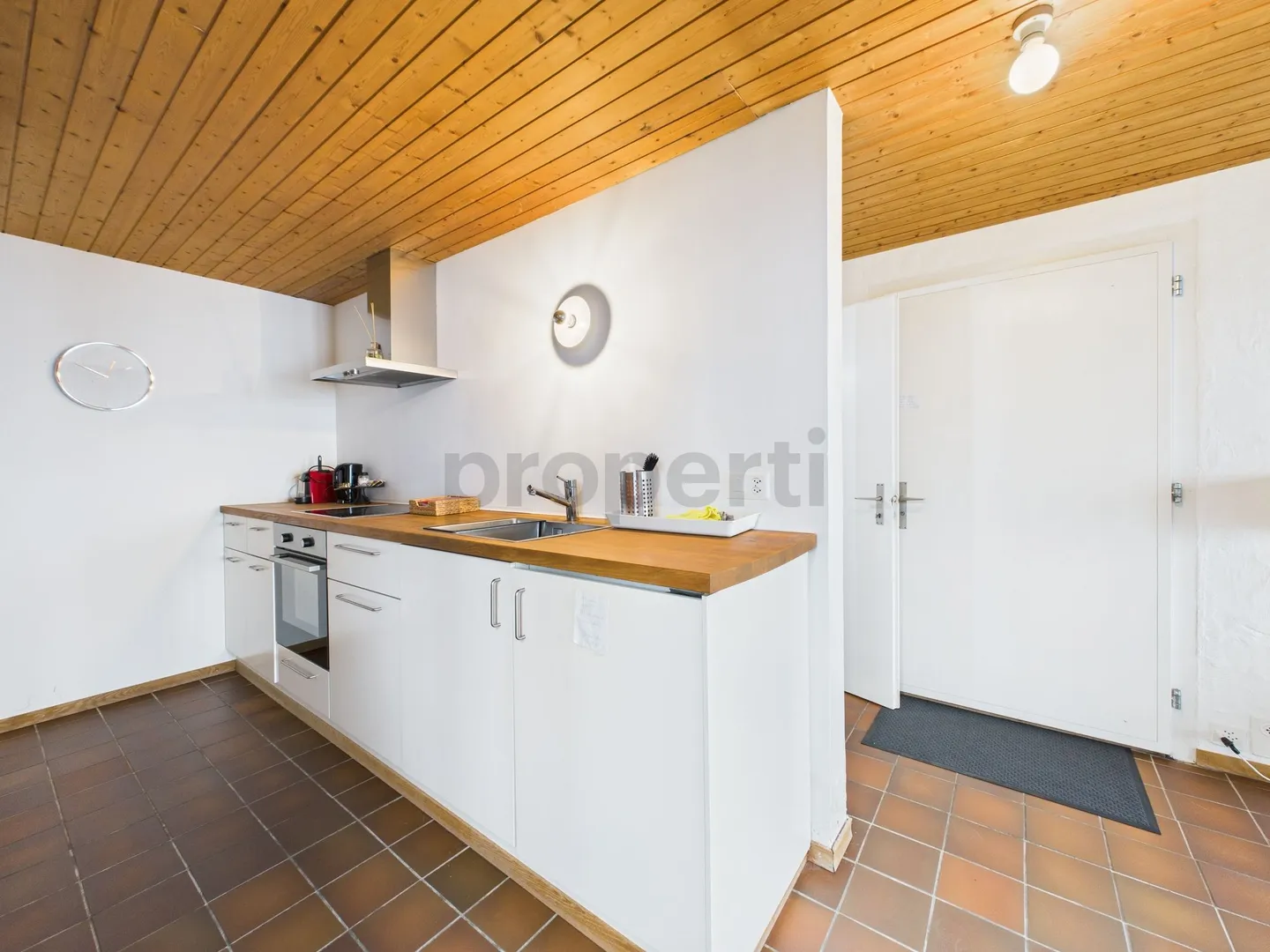 Exklusives 5.5-Zimmer-Doppelhaus mit beheizbarem Pool, Hot Tub und Panoramablick auf den Vierwaldstättersee - Foto 11 von 12