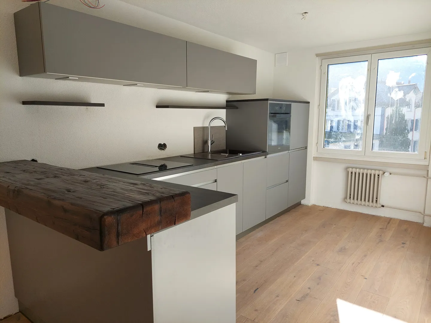 Sonnige 2.5-Zimmer-Wohnung mit Idylle in Luchsingen - Foto 2 von 8