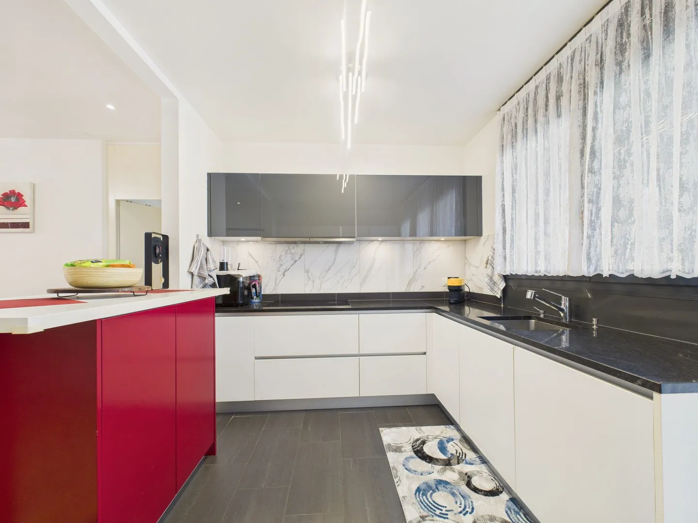 Spacious and bright 5.5 rooms ideal for families in Bellinzona - Photo 4 of 13