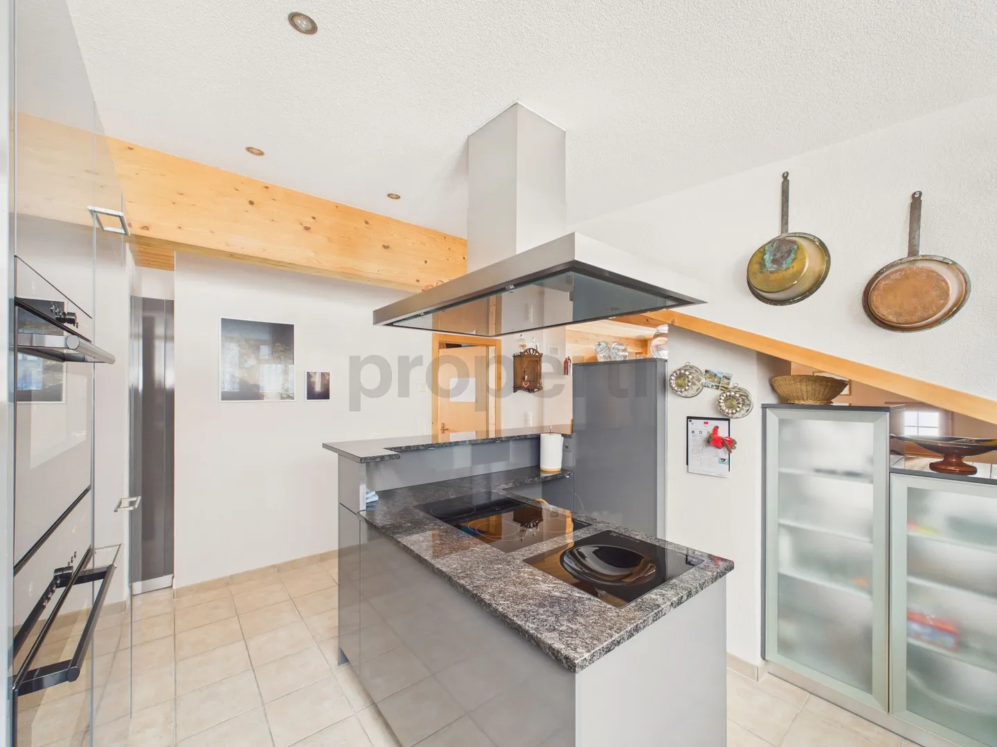 Cozy 3-room attic apartment in Betschwanden also possible as a 2nd apartment - Photo 5 of 10