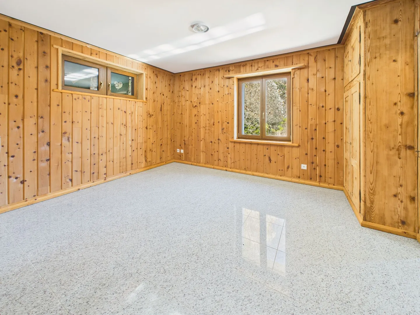 Charmante 5.5-Zimmer-Wohnung mit Balkon in Tamins - Foto 6 von 11