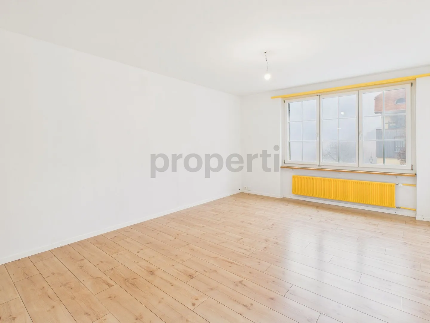 Charmant appartement de 3,5 pièces avec balcon à Büren an der Aare - Photo 2 sur 9