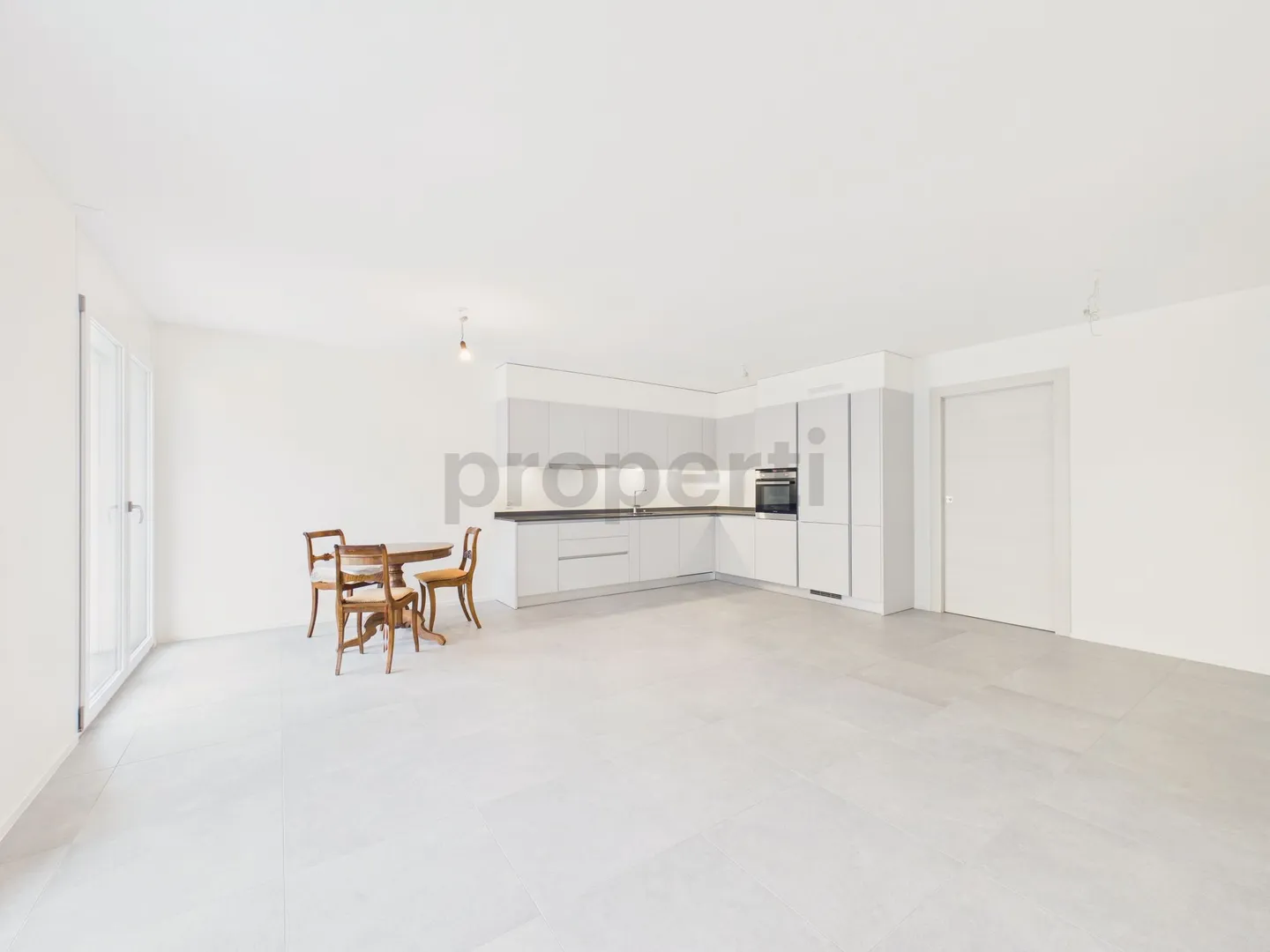 Moderno appartamento 3.5 locali con comodo parcheggio, Bellinzona - Photo 5 of 13