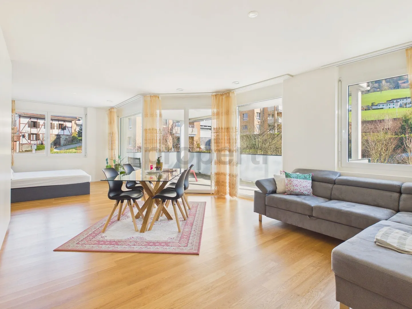 Elegante 2.5-Zimmer-Möblierte Wohnung mit Balkon, Ebikon - Foto 1 von 9