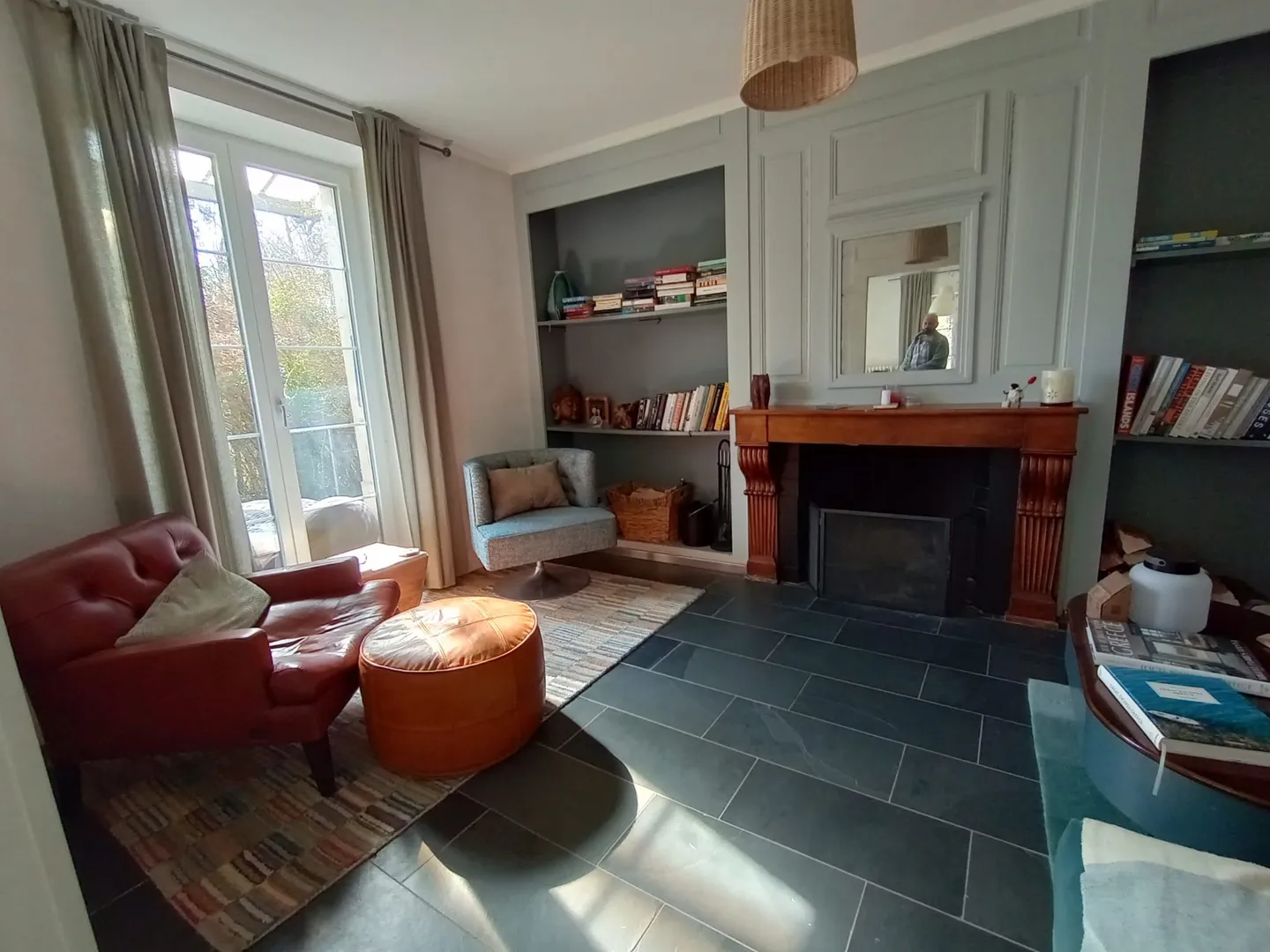 Triplex / Charming house in a renovated old farm - 7 rooms with large private garden in Genolier - Photo 2 of 7