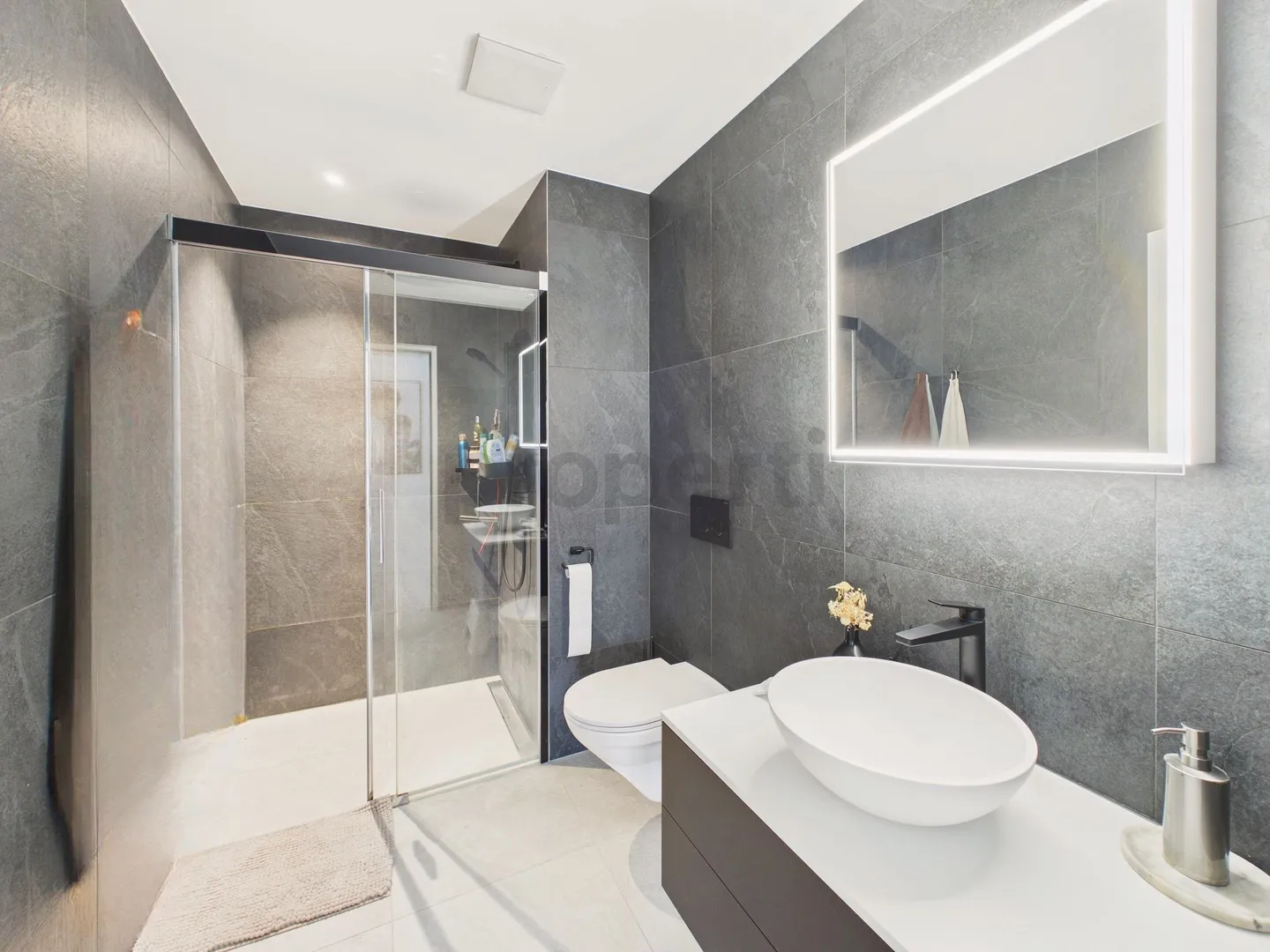 Like-new 4.5-room apartment - Bellissa development in Lyss - Photo 11 of 13