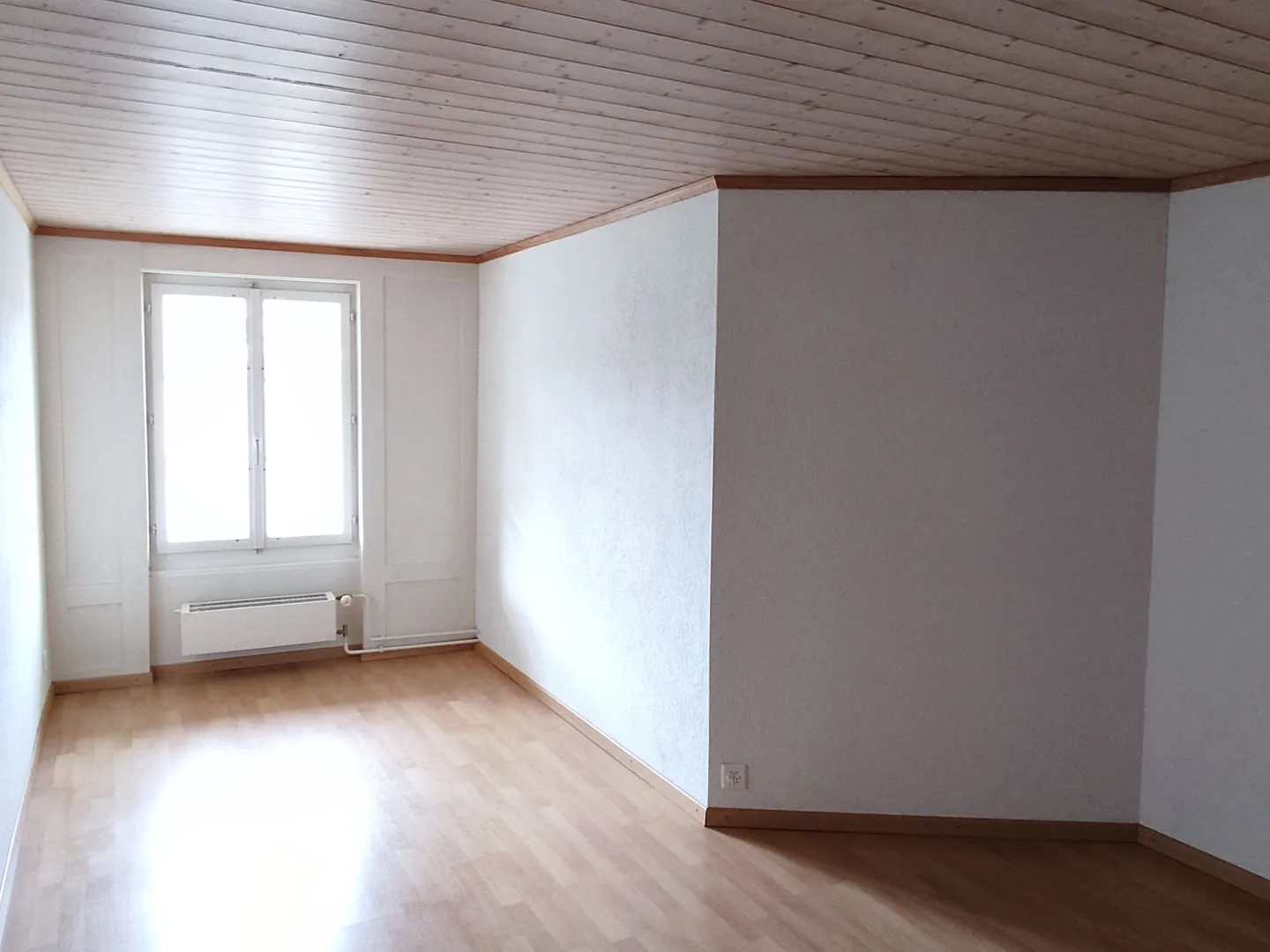 Grosszuegige Wohnung mit sonnigem Balkon - Foto 2 von 12