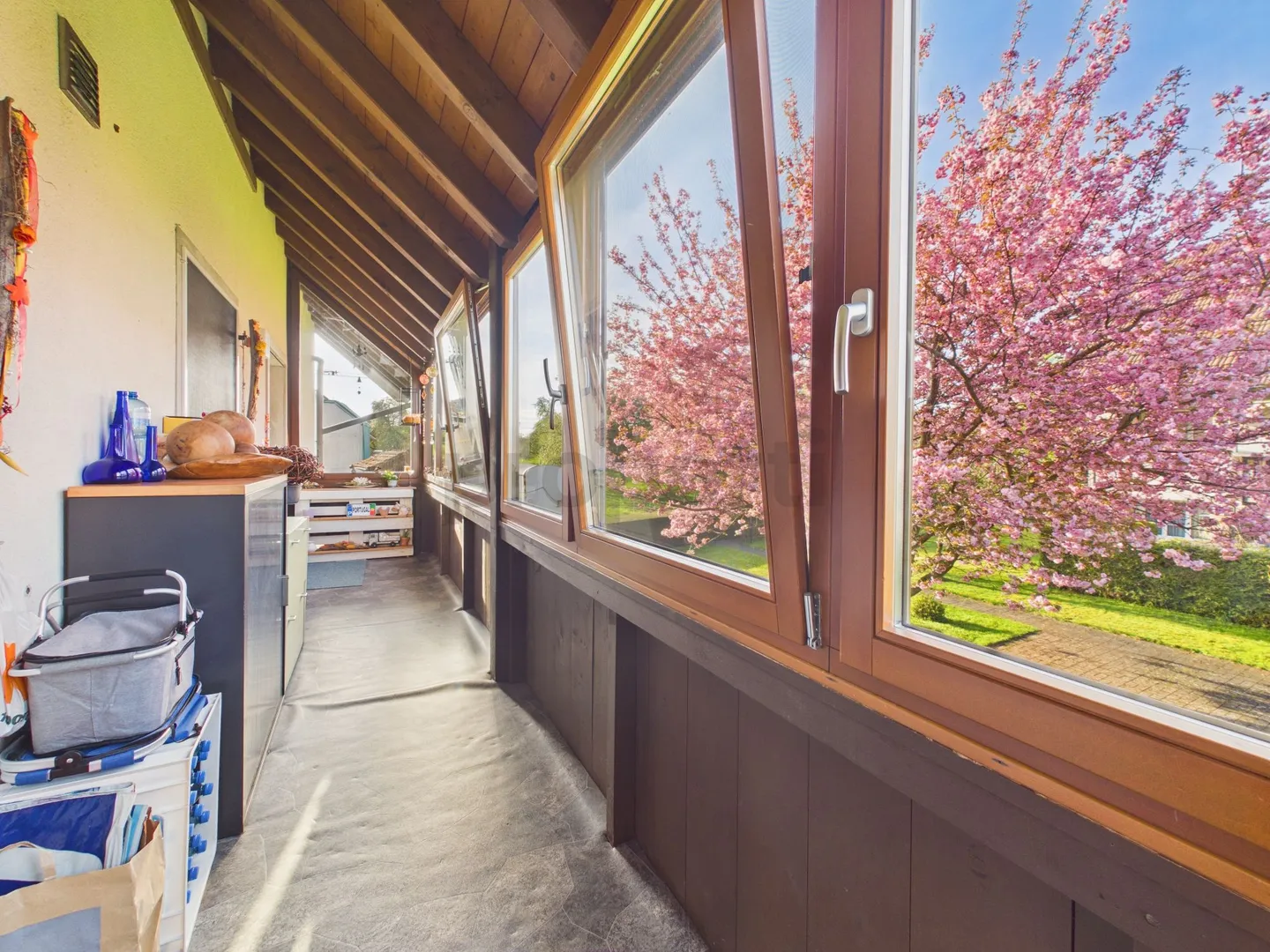Spacious 5.5 Room Maisonette with Winter Garden, Fireplace and High Living Quality - Photo 12 of 13