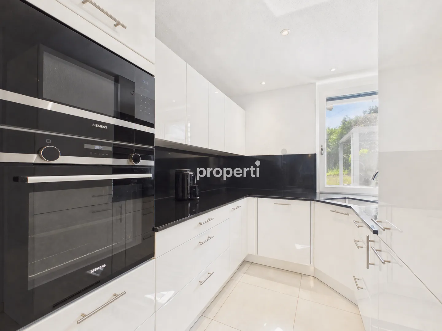 Your Sustainable Dream Home in Rheinfelden: New Townhouse with Garden, Balcony & Value Appreciation Potential - Photo 5 of 13
