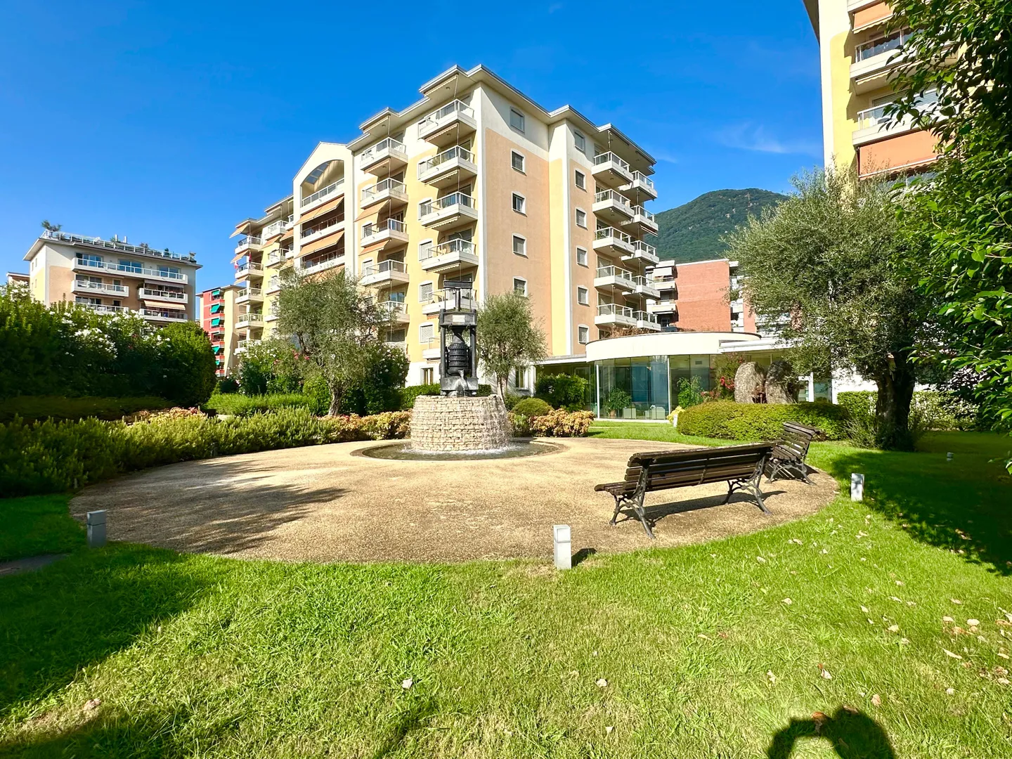 Luminoso 2.5 appartamento ristrutturato con balcone in zona centrale - Foto 9 di 11